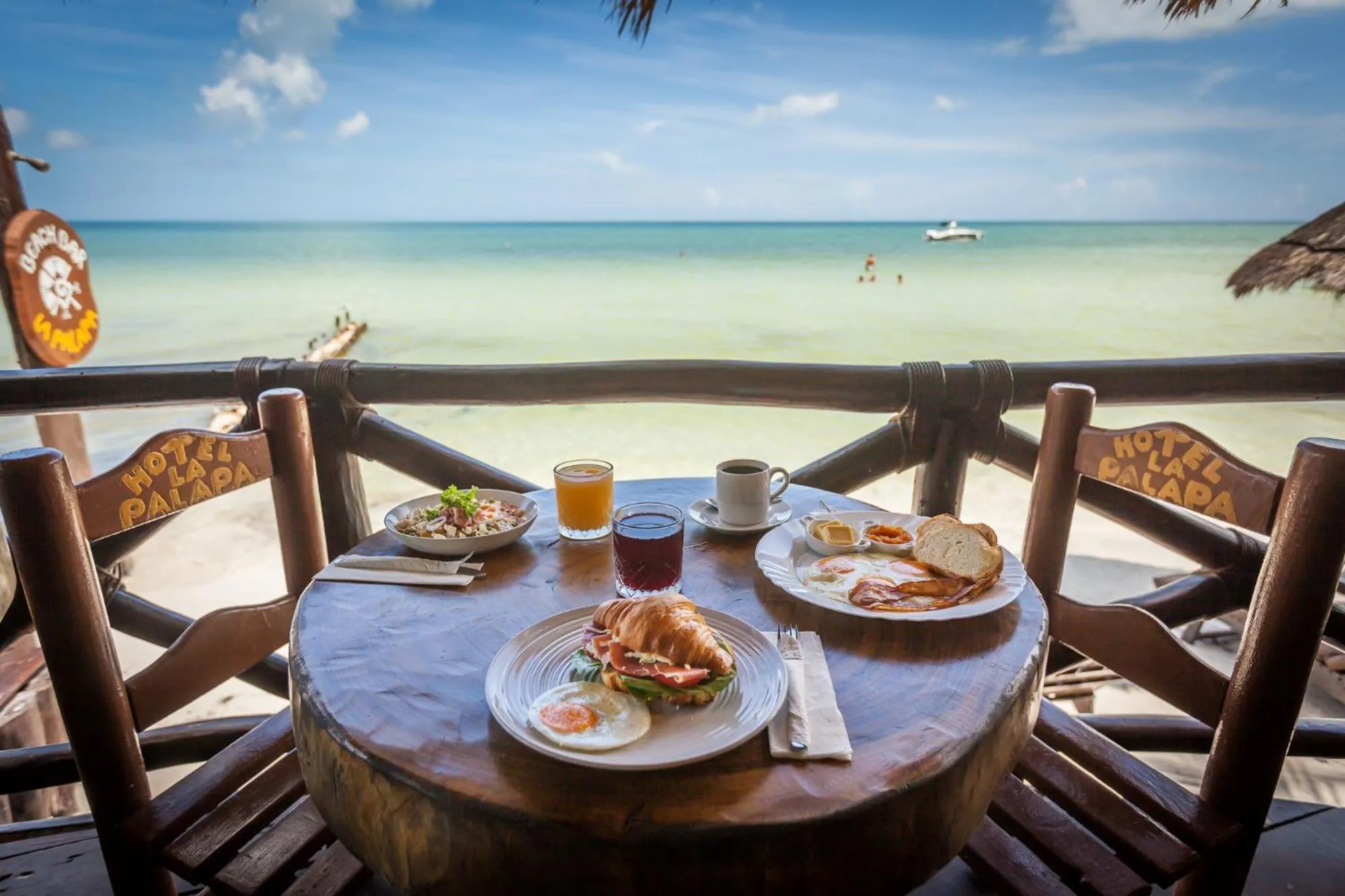 Restaurant/places to eat in Beachfront Hotel La Palapa - Adults Only