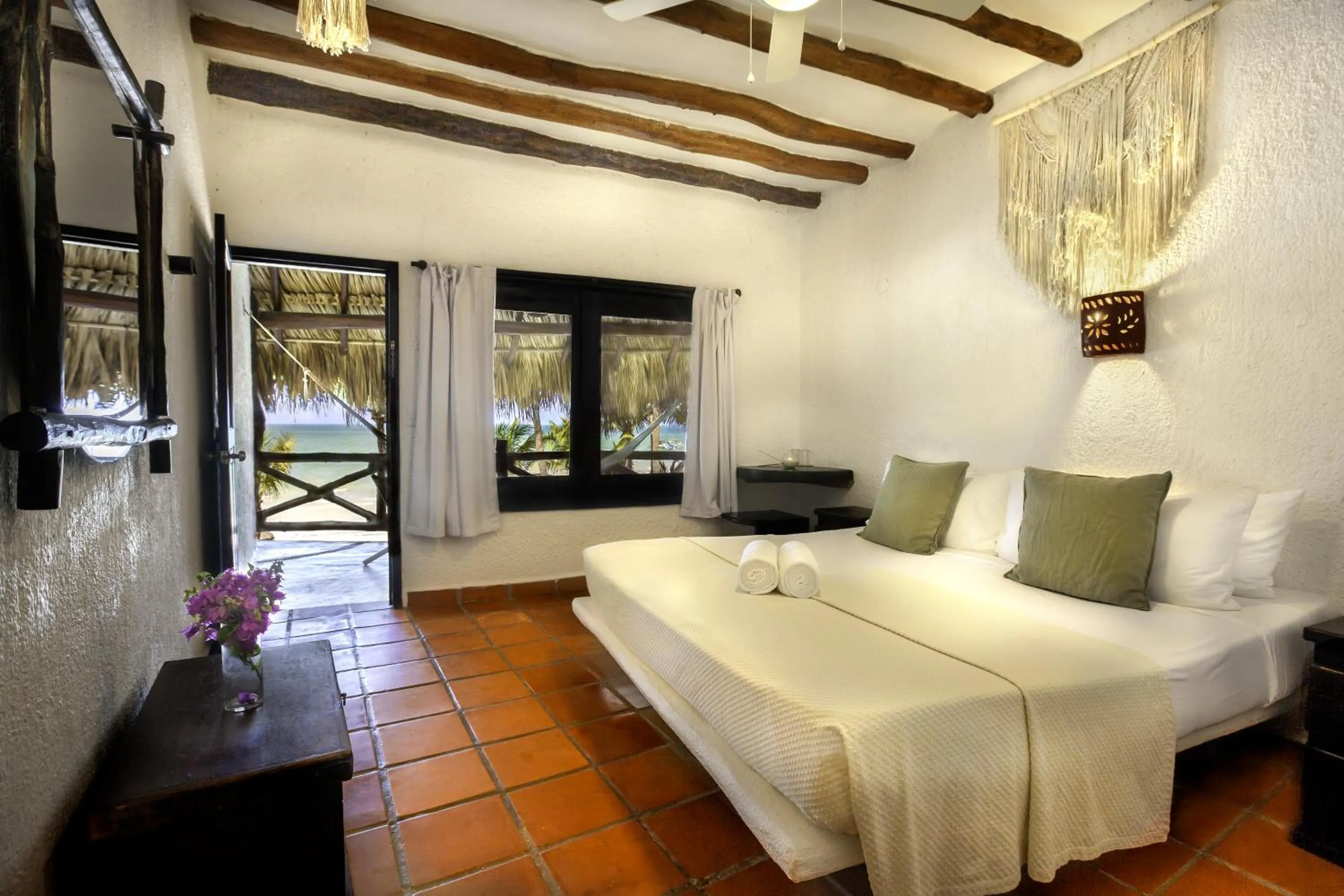 Bed in Beachfront Hotel La Palapa - Adults Only