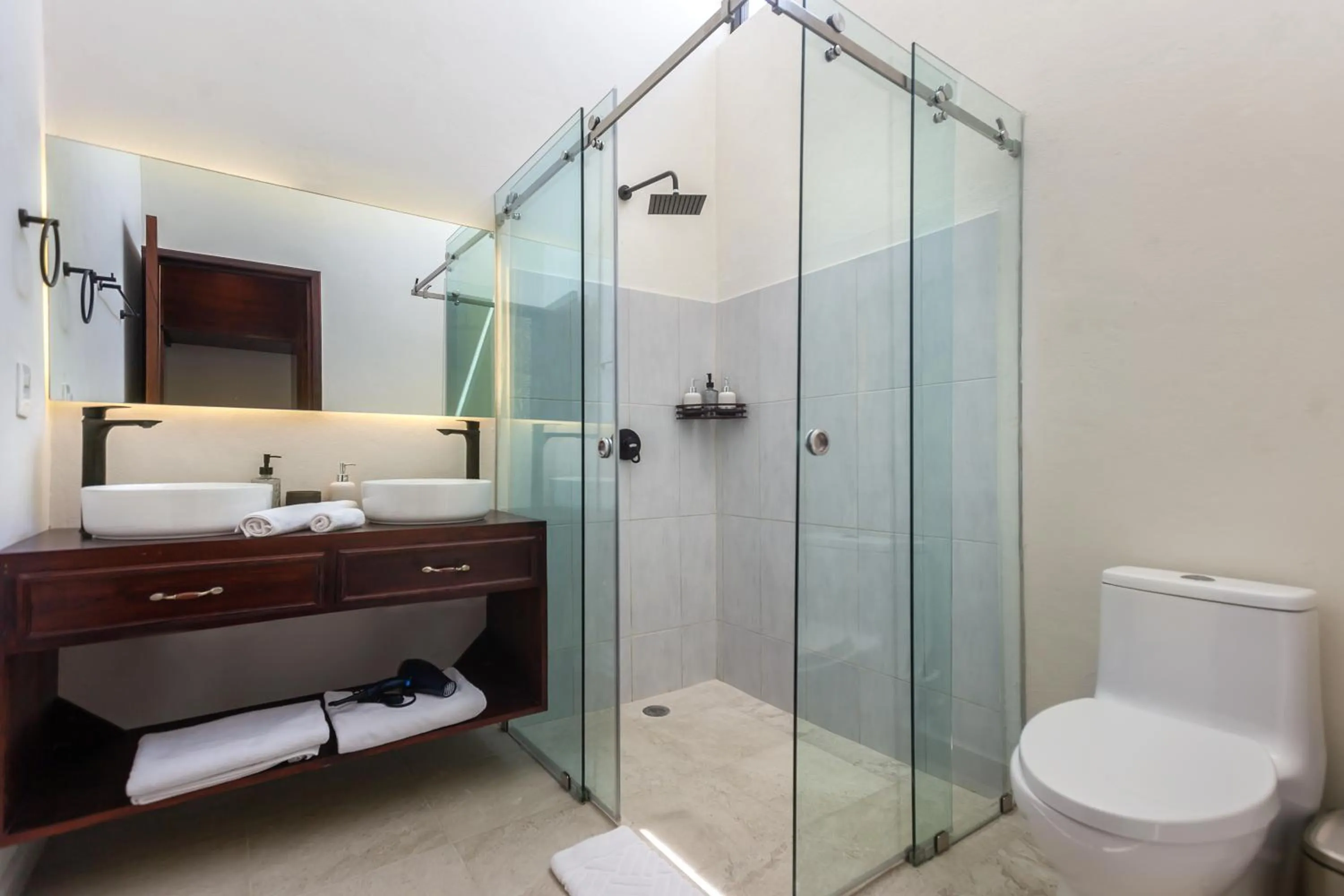 Shower in Beachfront Hotel La Palapa - Adults Only