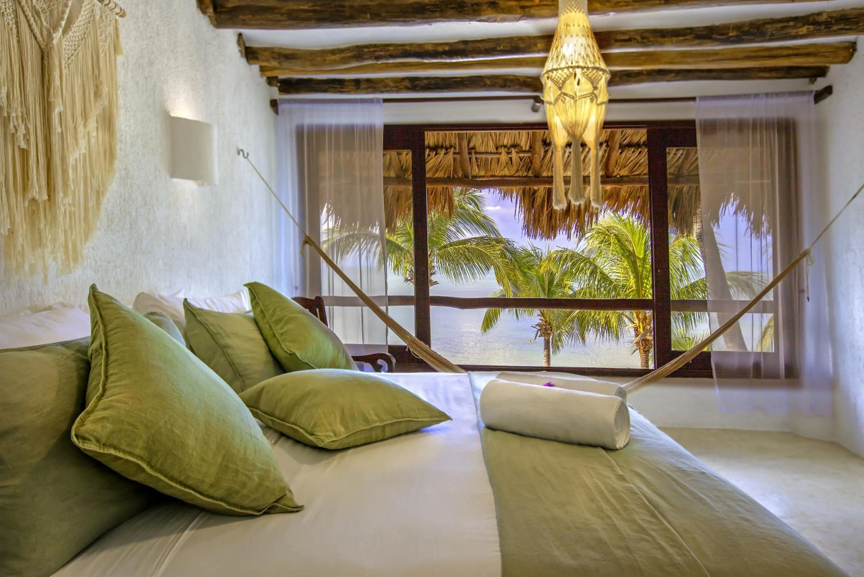 Bed in Beachfront Hotel La Palapa - Adults Only