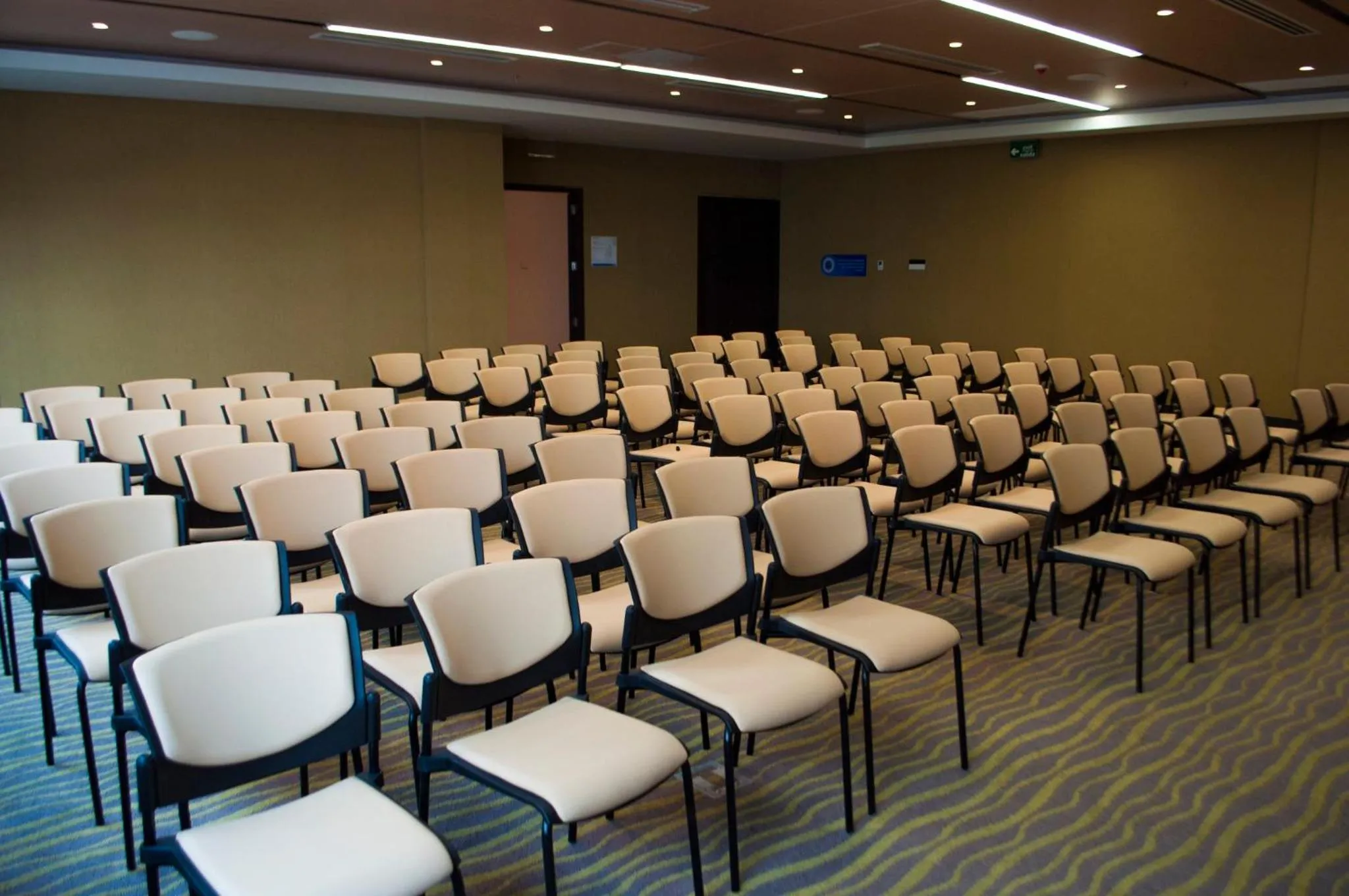 Meeting/conference room in Holiday Inn Express - Cartagena Bocagrande by IHG