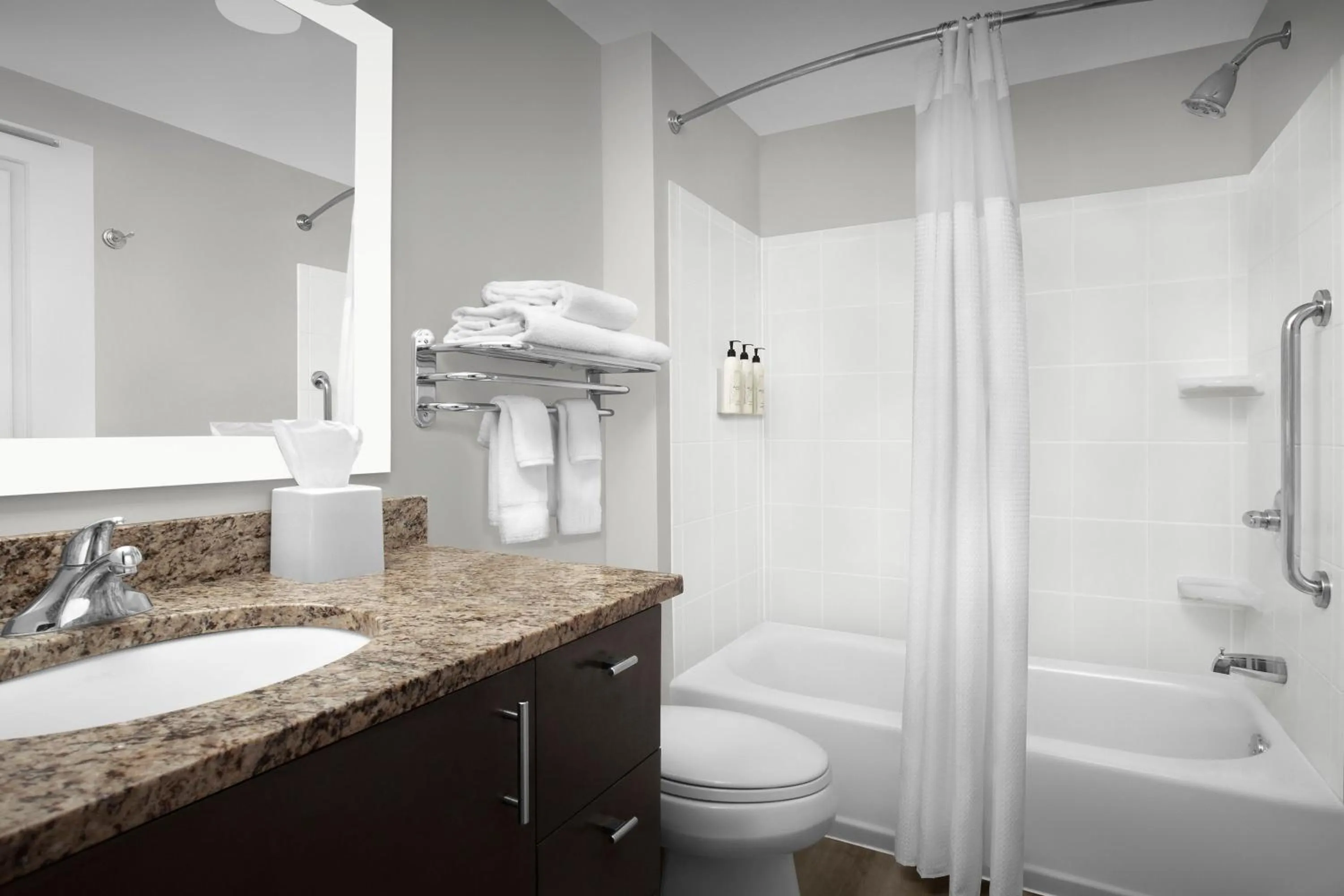 Bathroom in TownePlace Suites by Marriott Franklin Cool Springs
