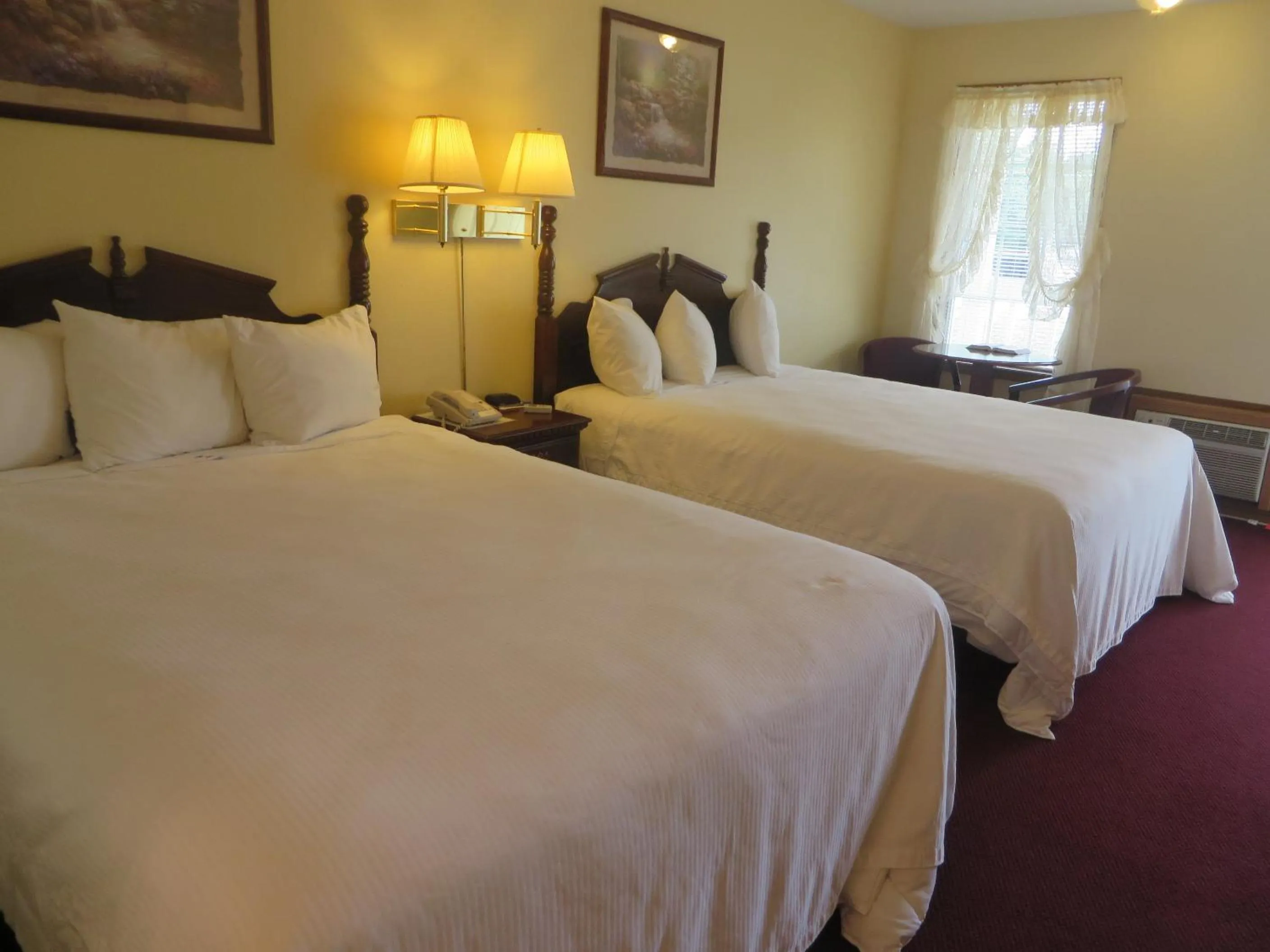 Bed in Honeysuckle Inn