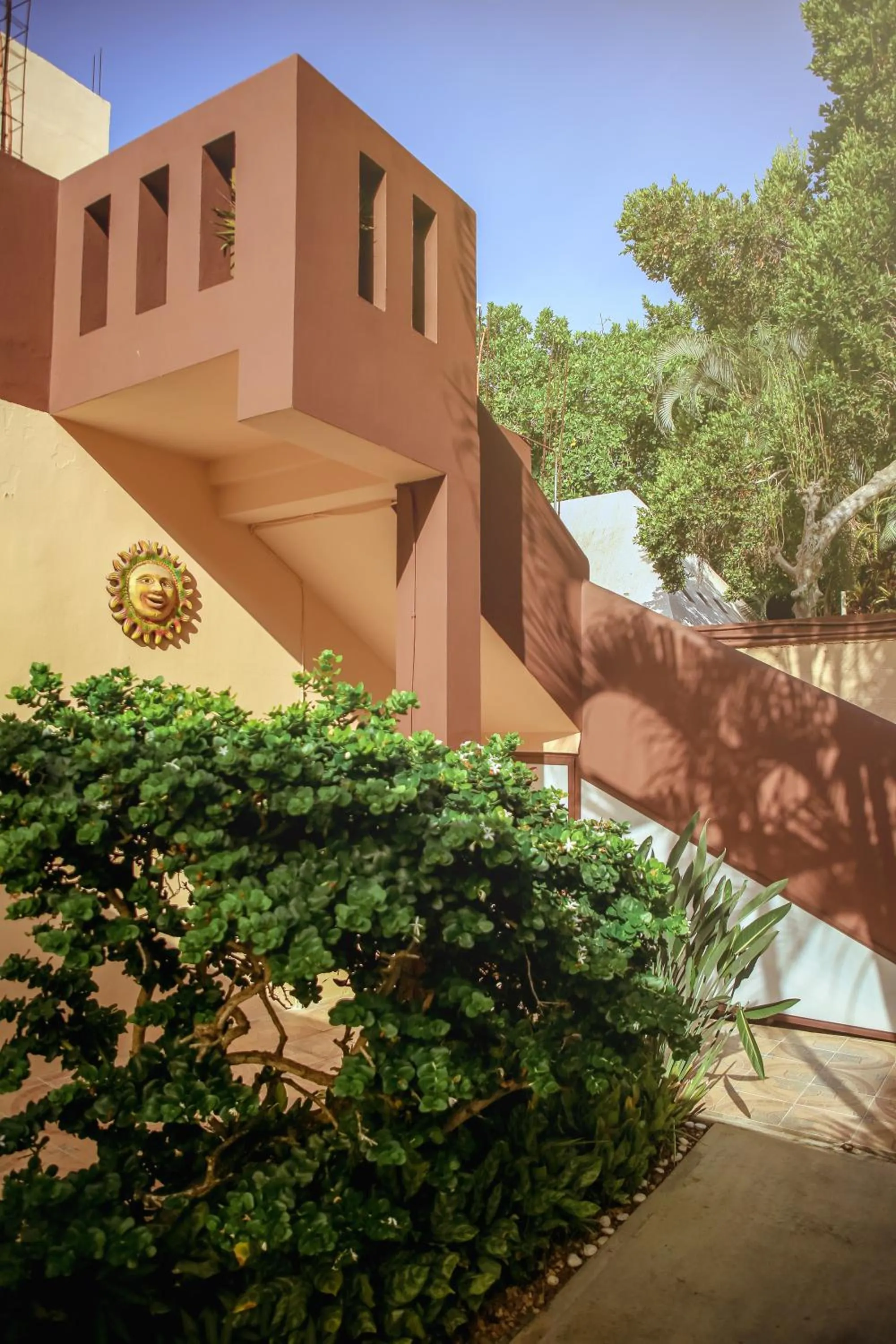 Property building in Casa Saab