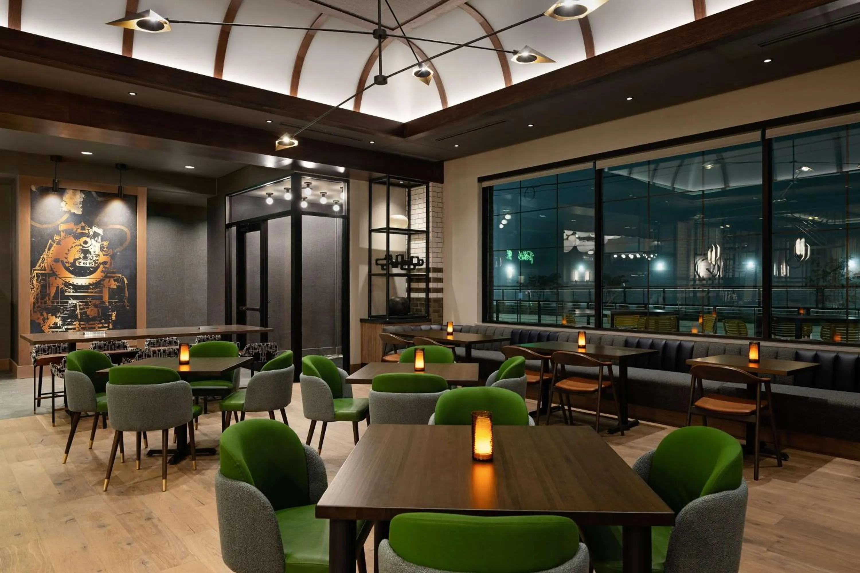 Restaurant/places to eat in Hotel Nickel Plate Fishers, Tapestry Collection By Hilton