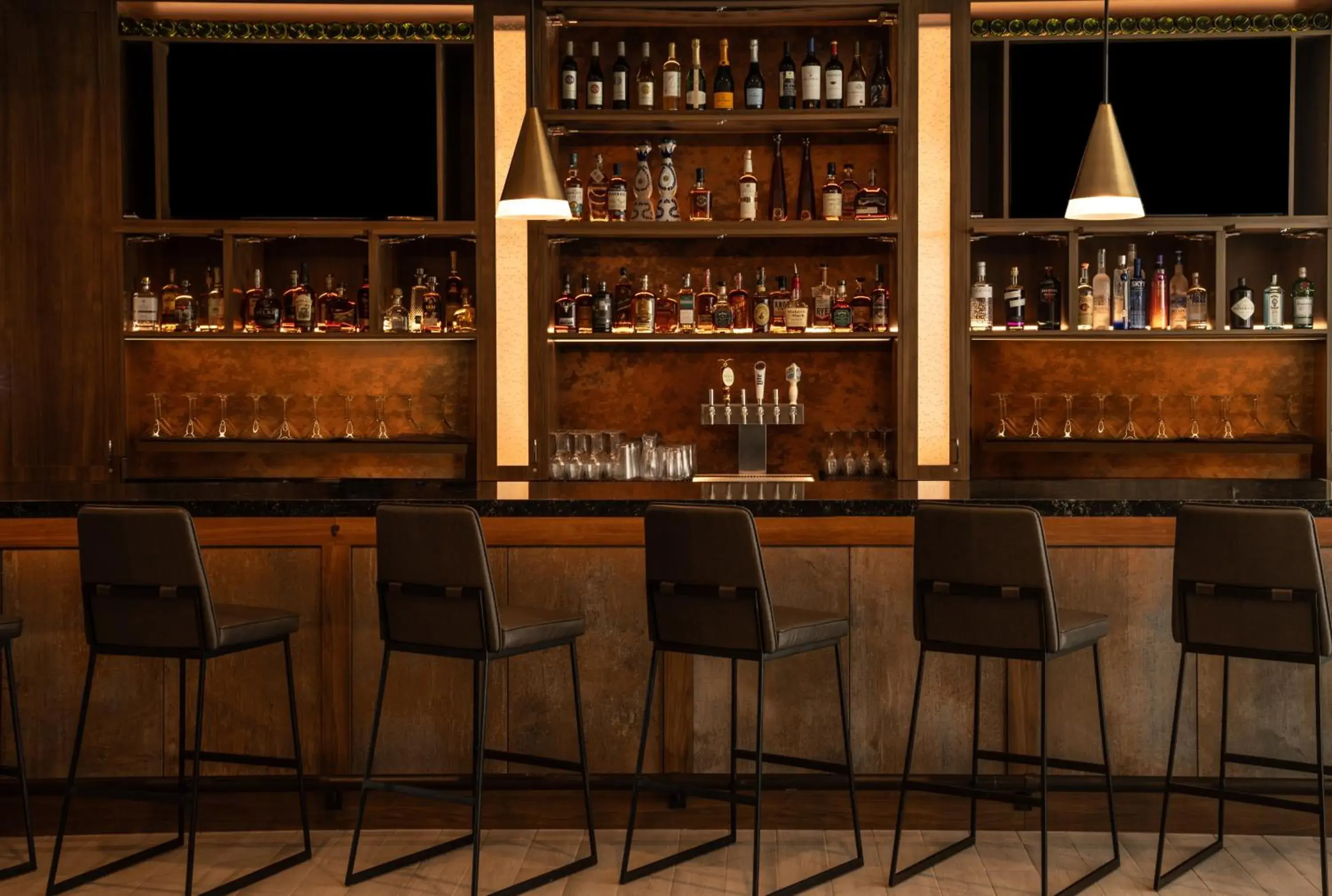 Lounge or bar in Home2 Suites by Hilton Fort Walton Beach Eglin AirForce Base Lounge or bar in Home2 Suites by Hilton Fort Walton Beach Eglin AirForce Base