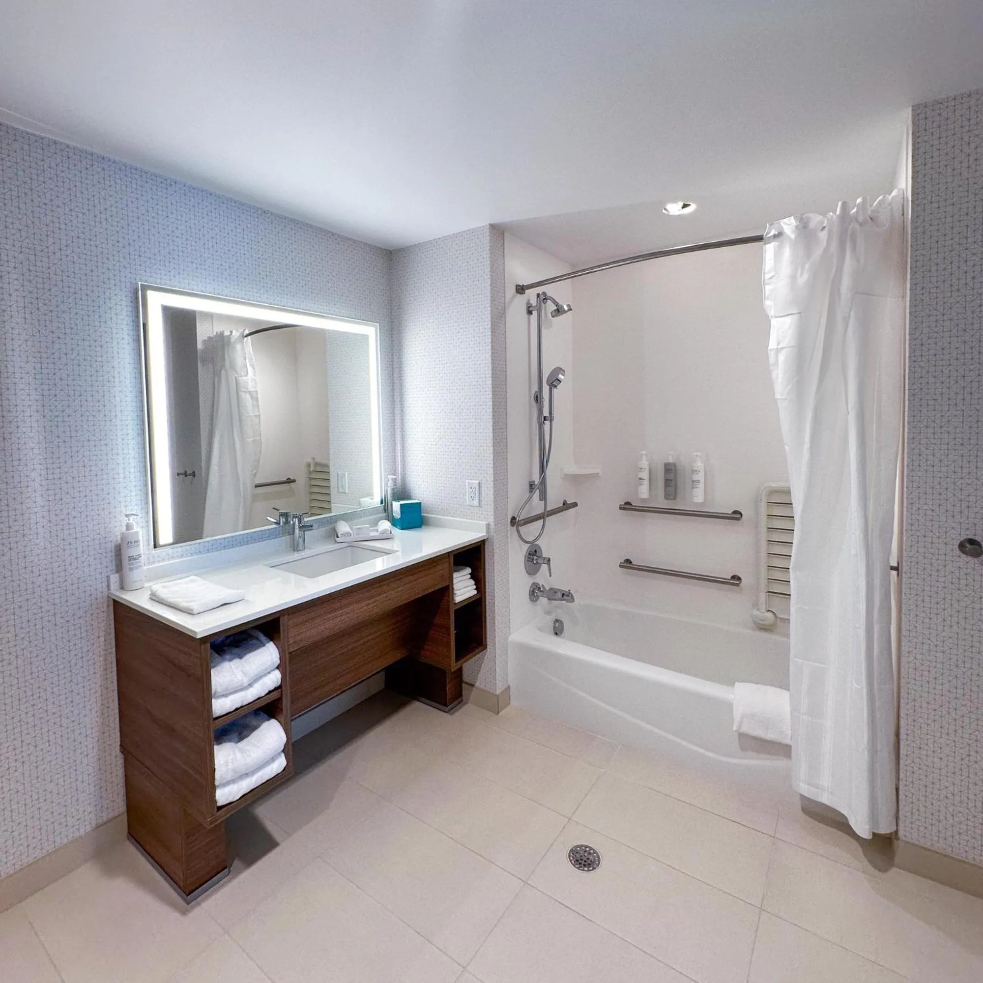 Shower in Home2 Suites by Hilton Fort Walton Beach Eglin AirForce Base