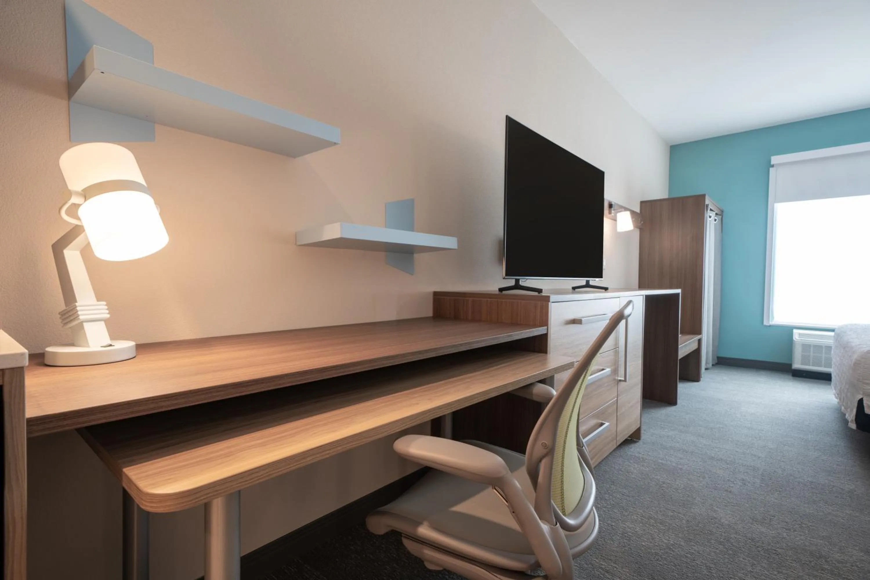 TV and multimedia in Home2 Suites by Hilton Fort Walton Beach Eglin AirForce Base