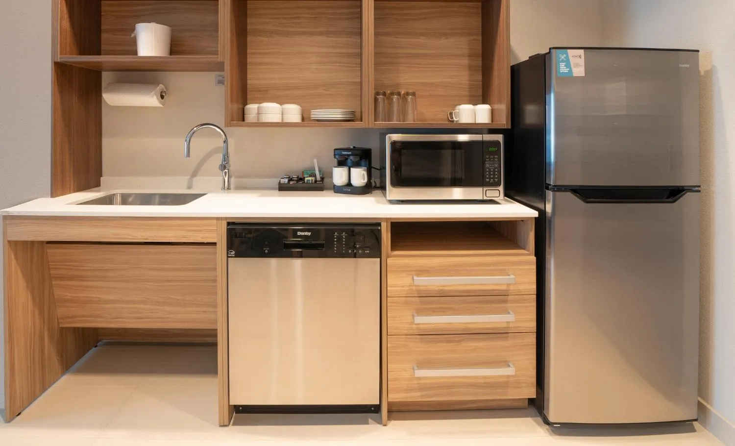 kitchen in Home2 Suites by Hilton Fort Walton Beach Eglin AirForce Base