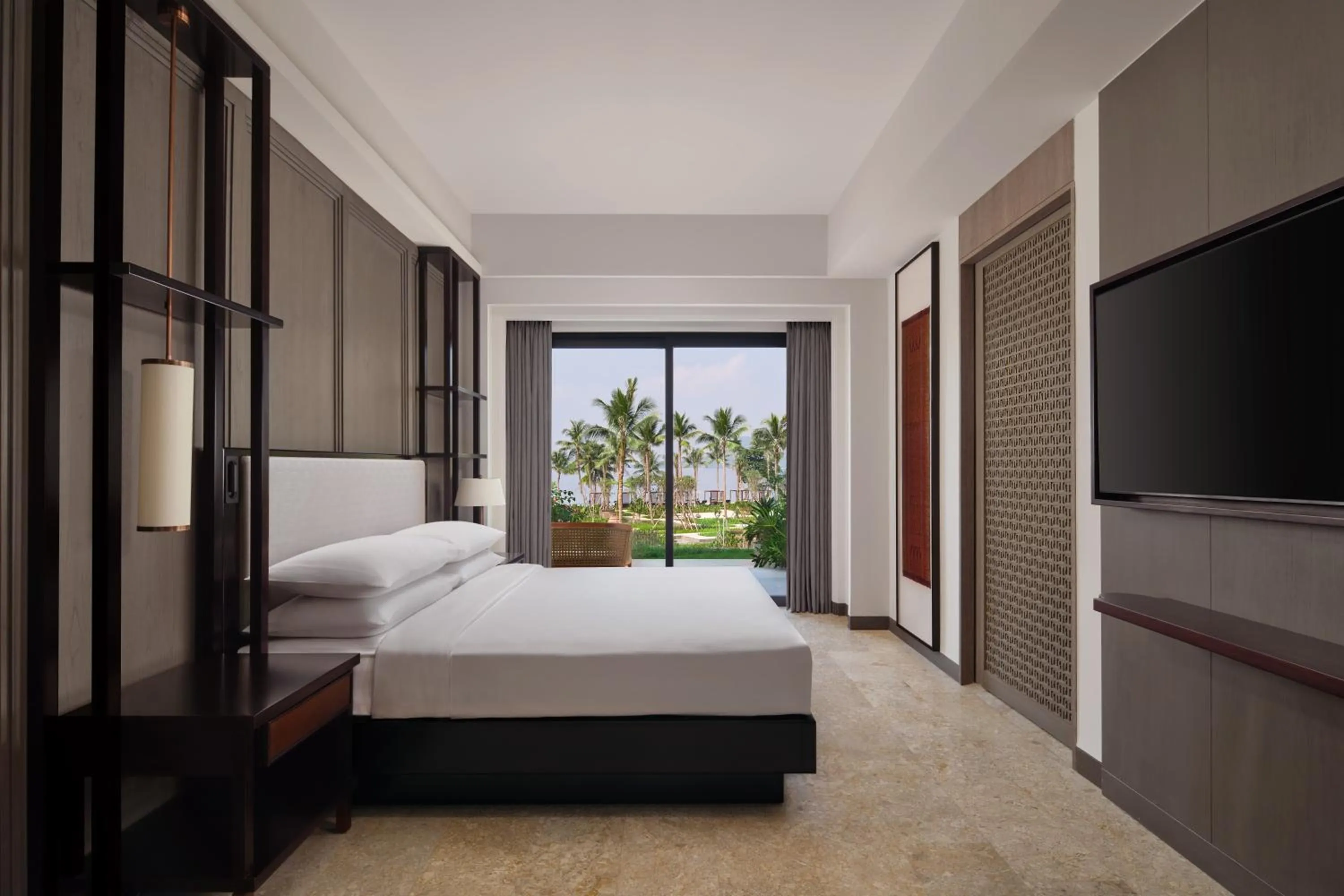Bed in Lampung Marriott Resort & Spa