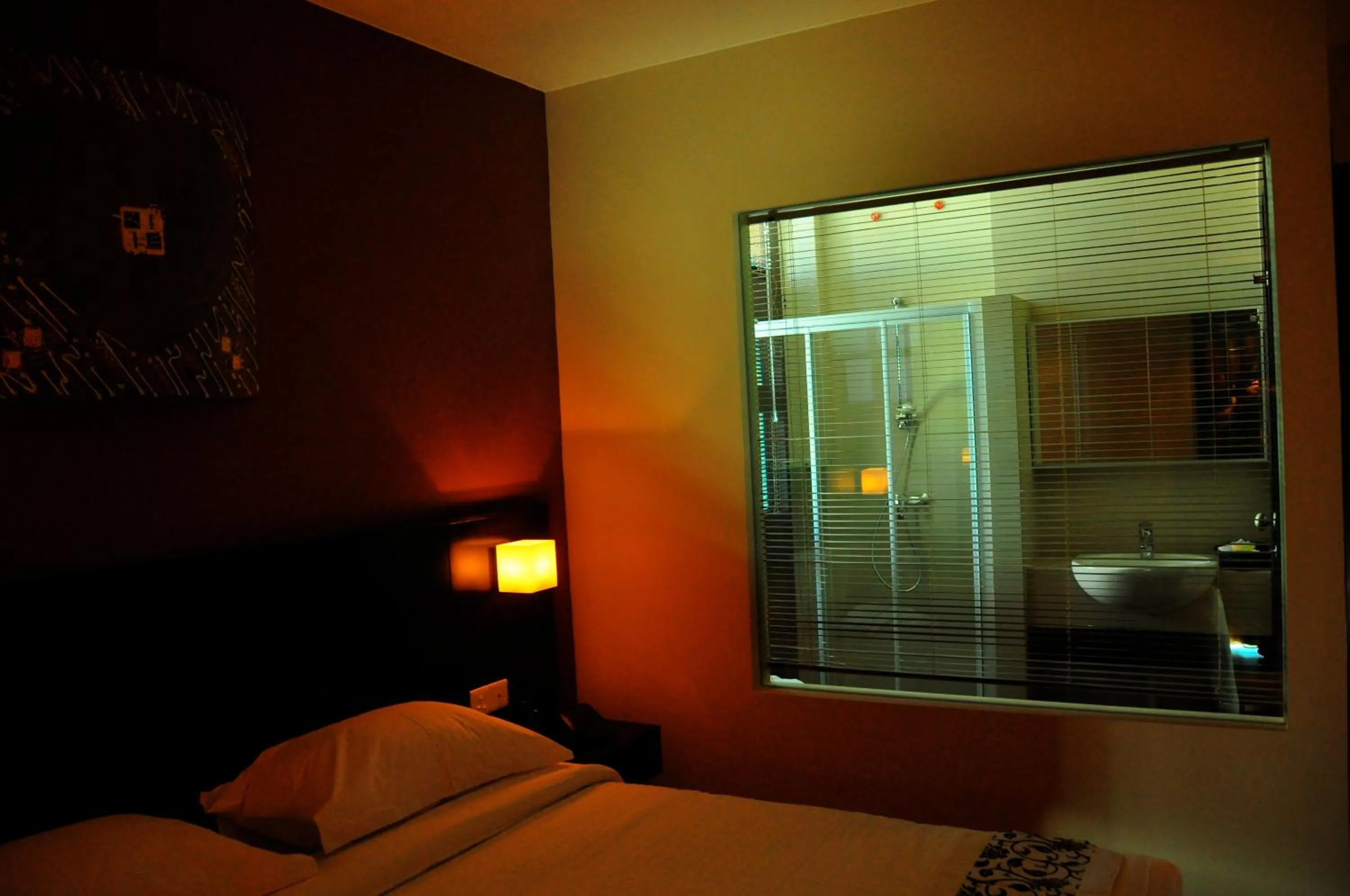 Bathroom, Bed in Tat Place Hotel