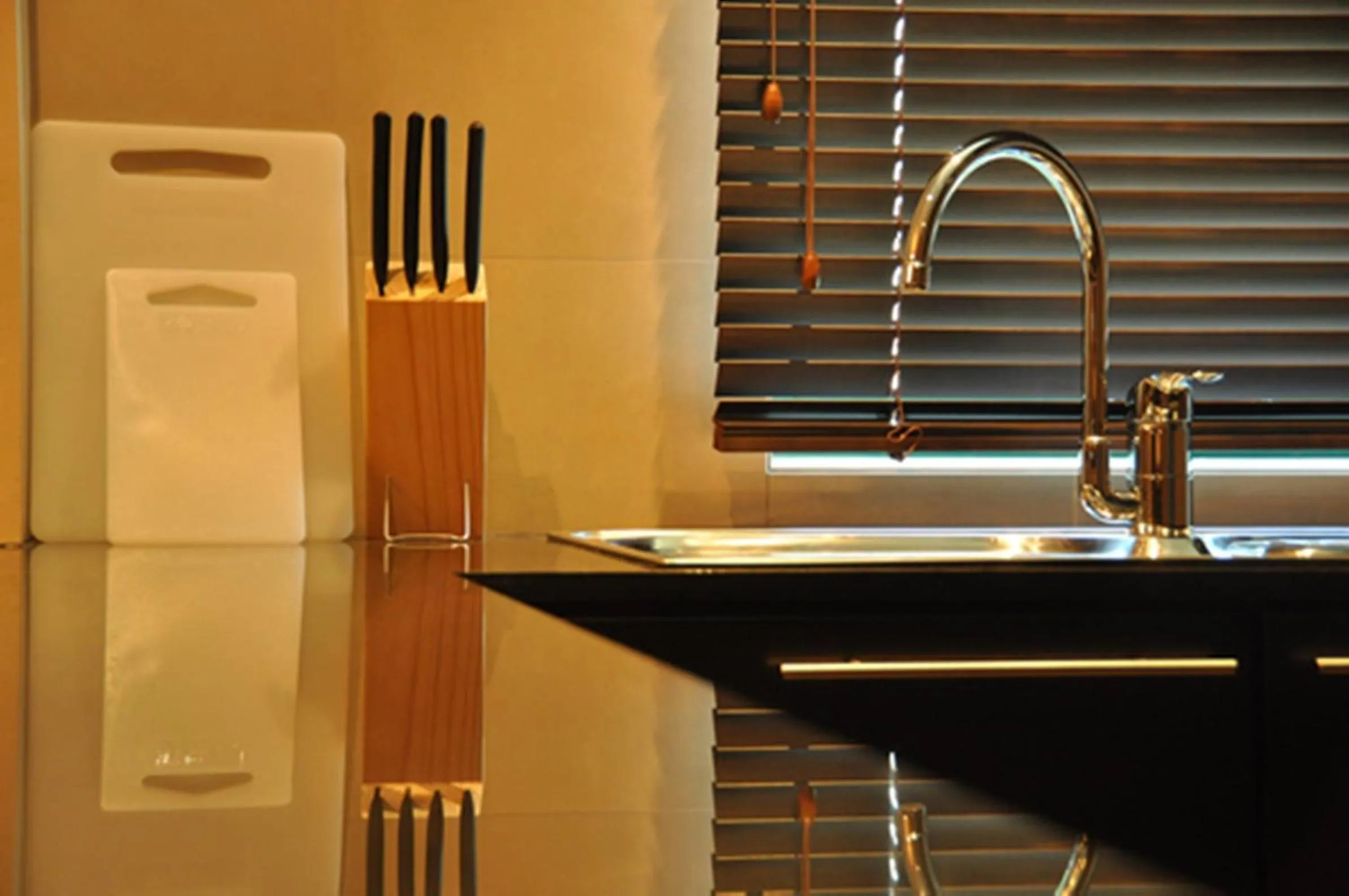 Kitchen or kitchenette in Tat Place Hotel