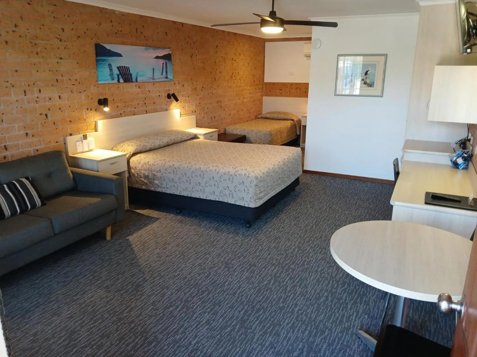 Bed in Cardiff Motor Inn