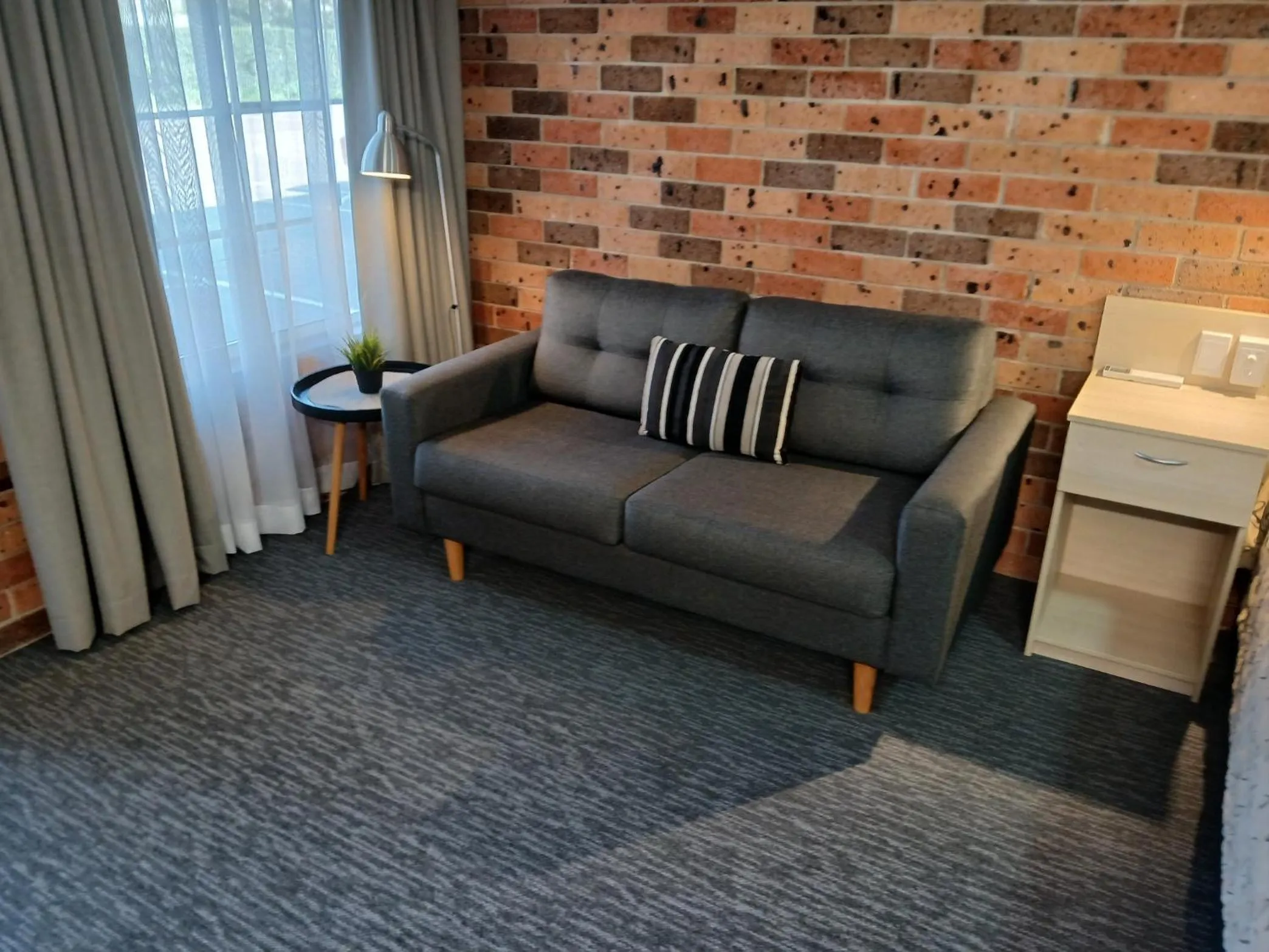 Living room in Cardiff Motor Inn