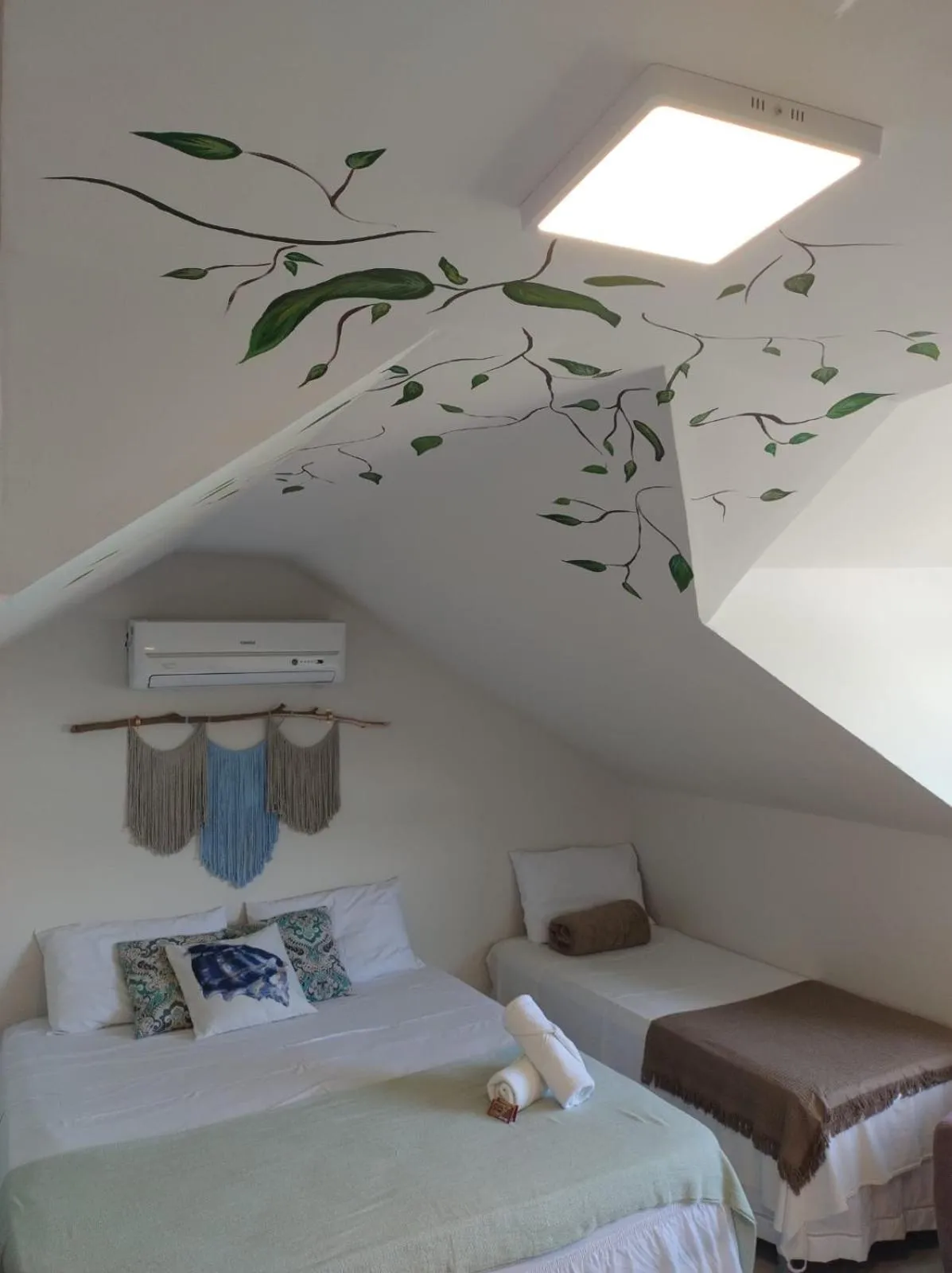 Photo of the whole room, Bed in Terra Nova Cabo Frio Front Beach