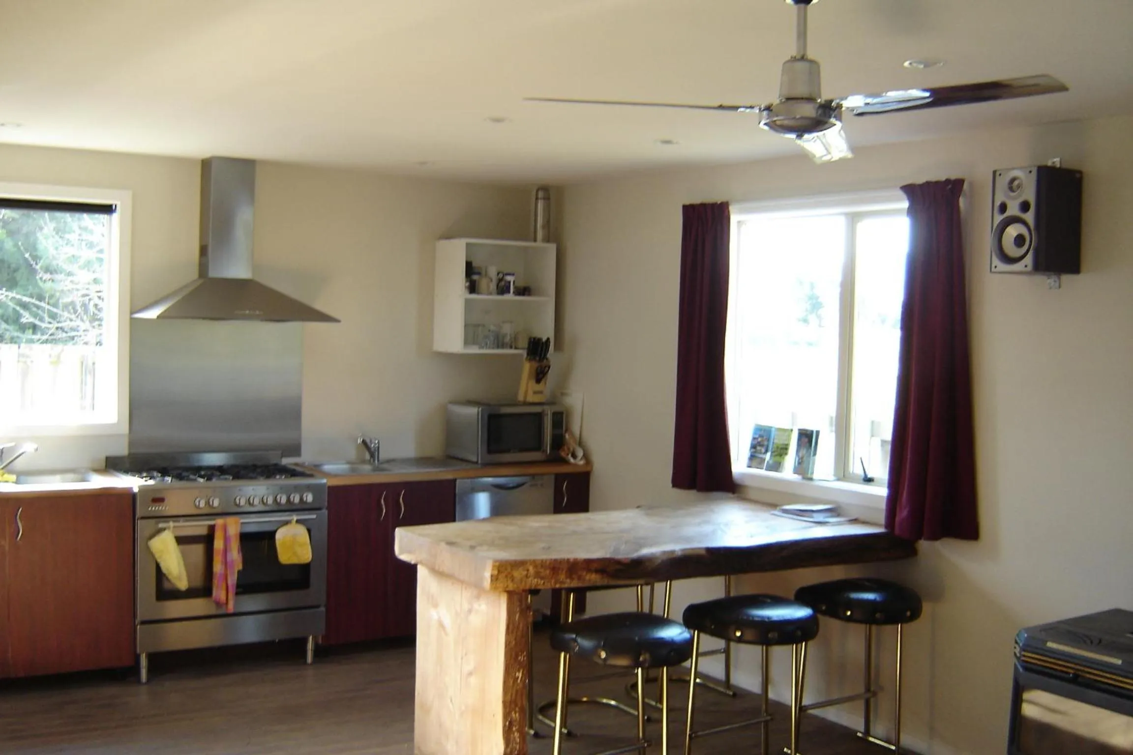 Kitchen or kitchenette in Springfield Motel and Lodge