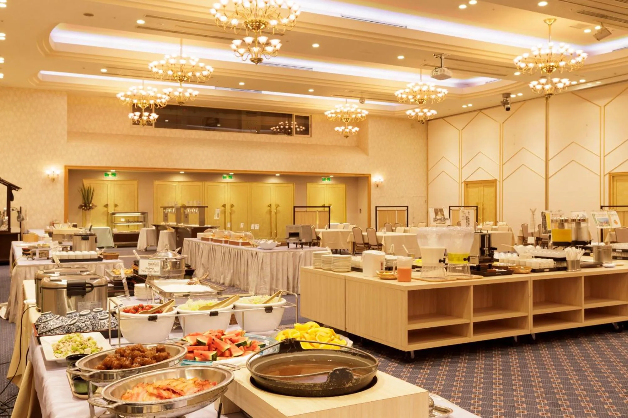 Buffet breakfast in Hotel Shion