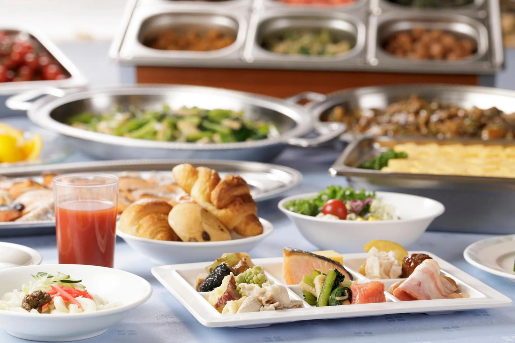 Buffet breakfast in Hotel Shion