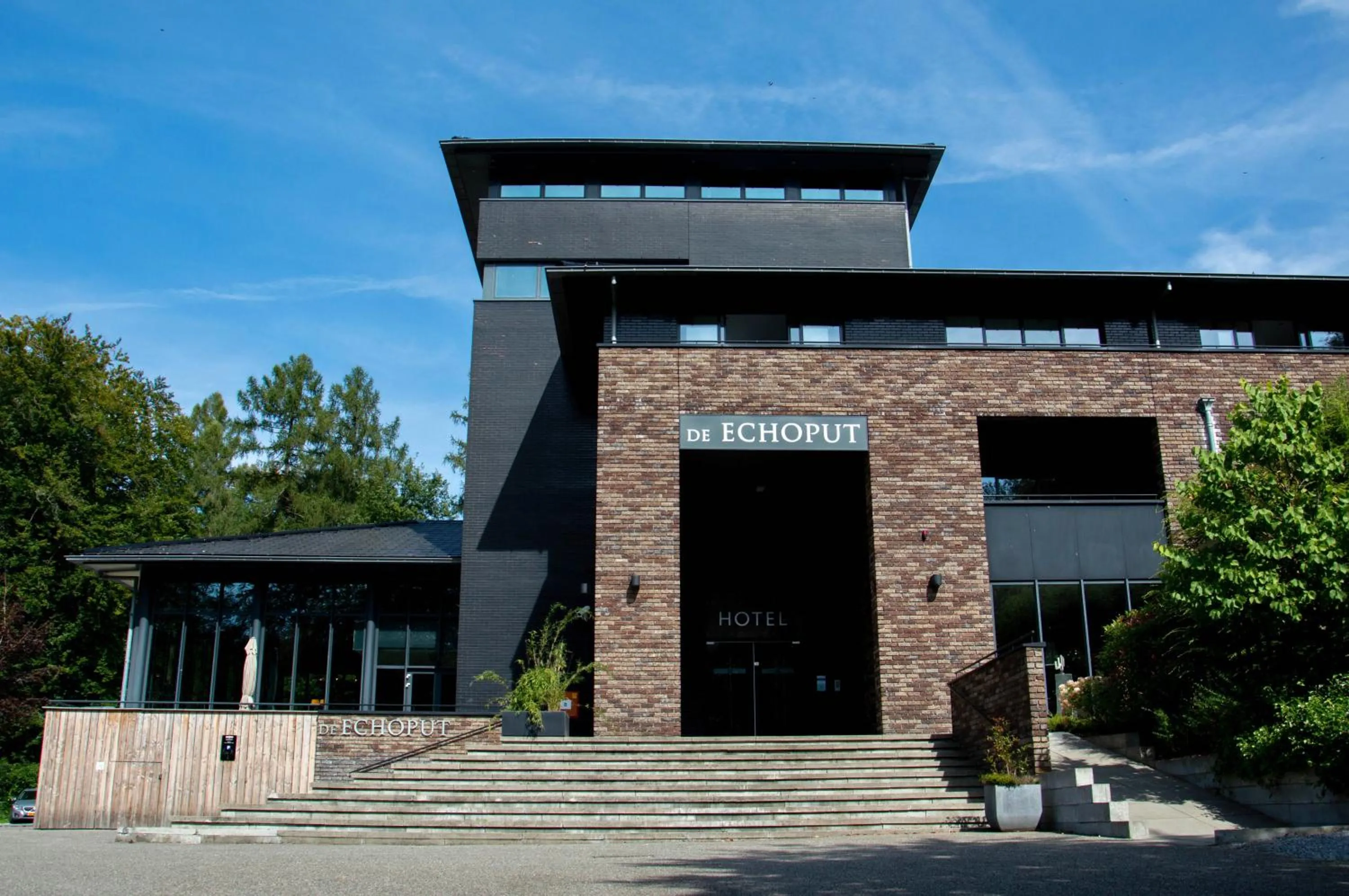 Property building in Hotel Gastronomique de Echoput