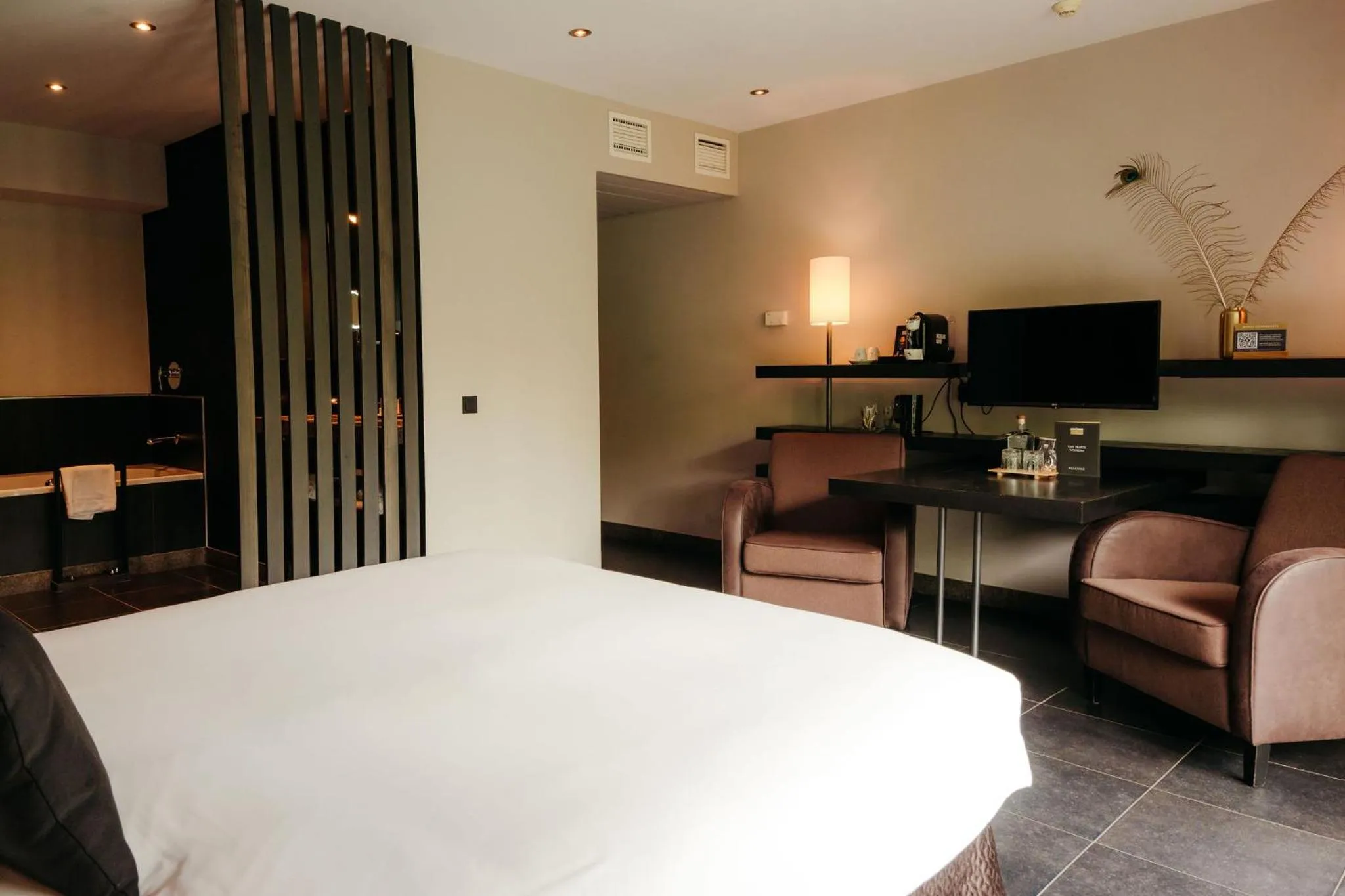 Photo of the whole room, Bed in Hotel Gastronomique de Echoput