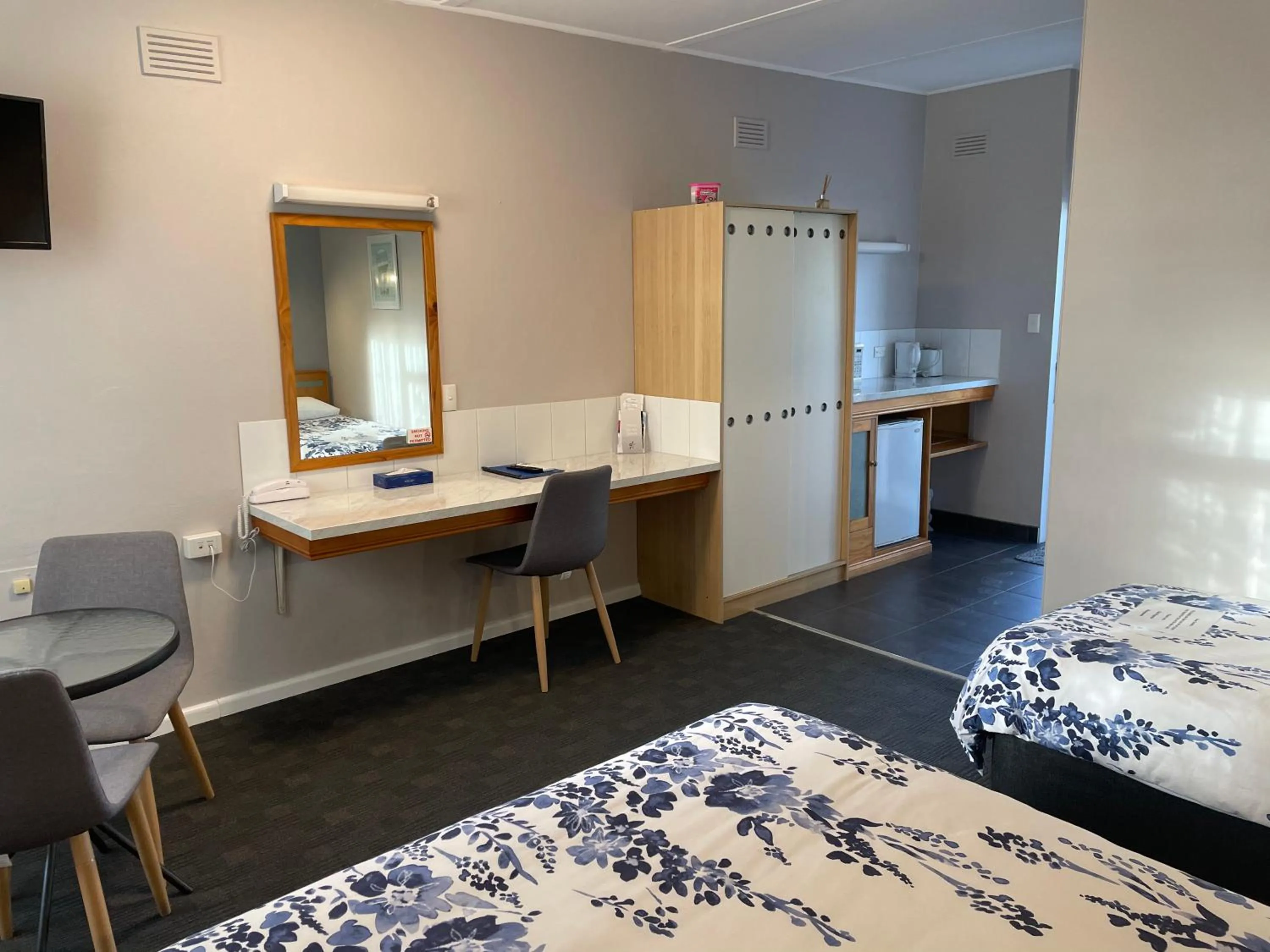 Bed in Camperdown Cascade Motel