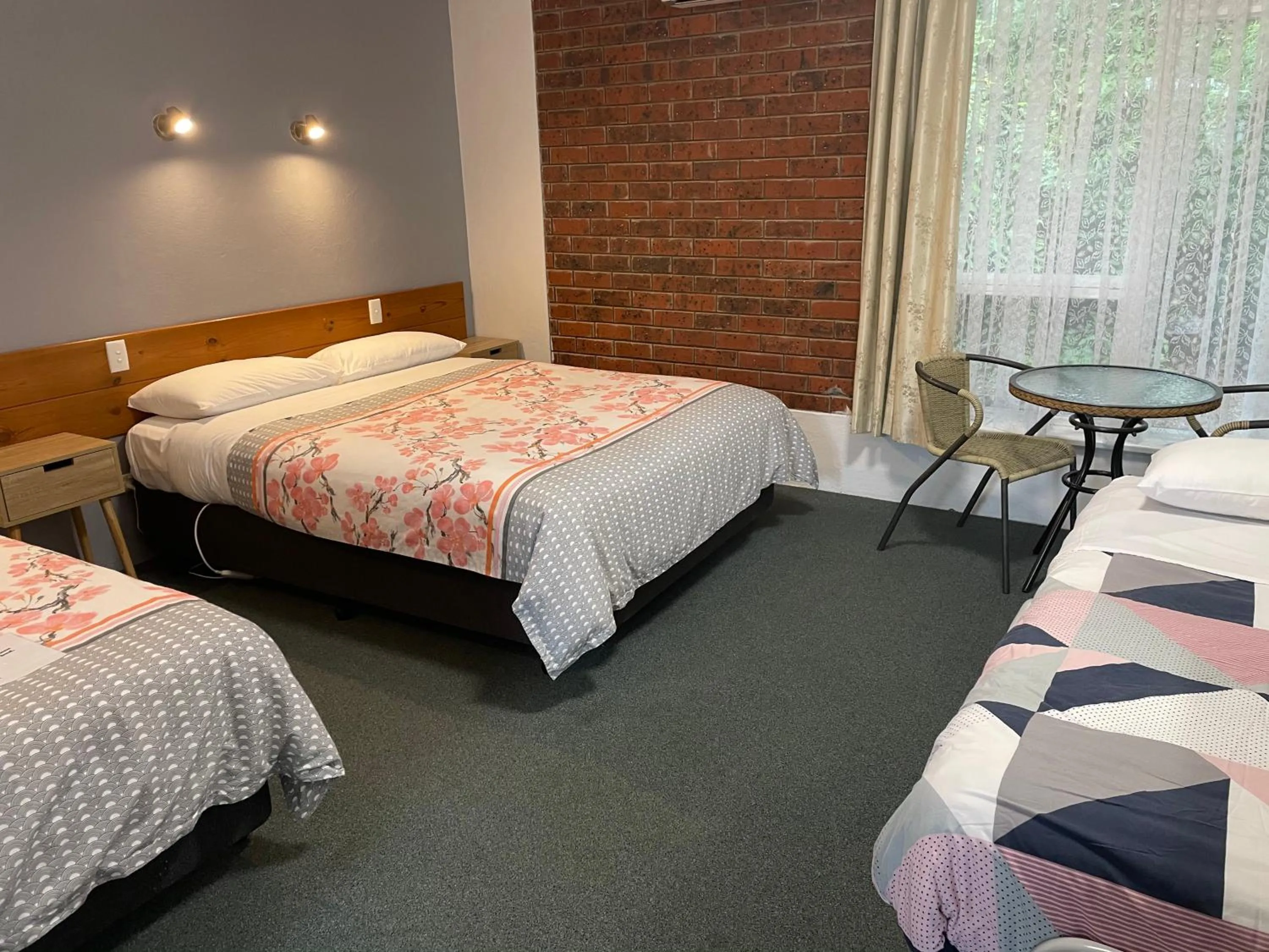 Bed in Camperdown Cascade Motel