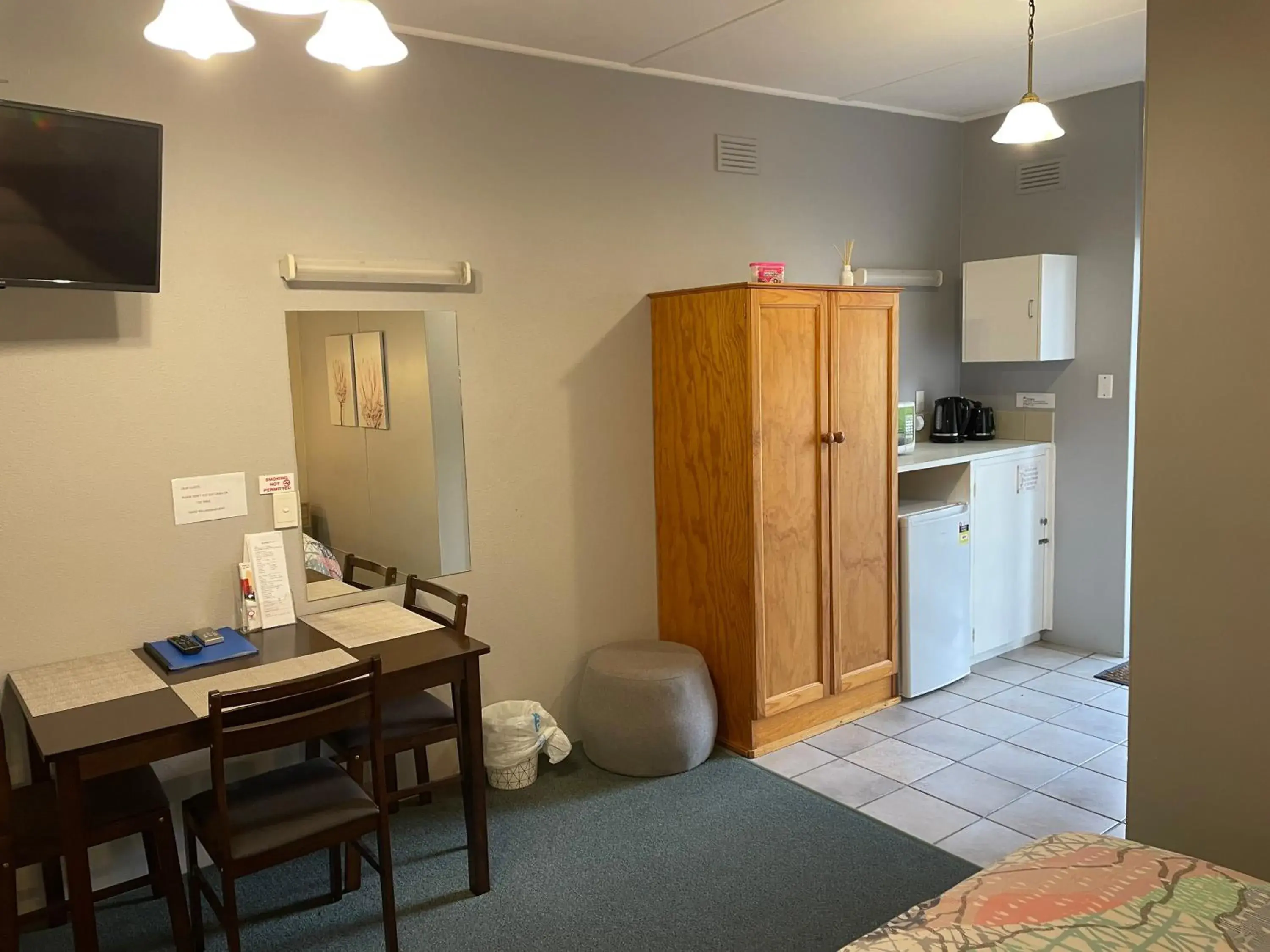 Classic Double or Twin Room - Interconnecting in Camperdown Cascade Motel Classic Double or Twin Room - Interconnecting in Camperdown Cascade Motel