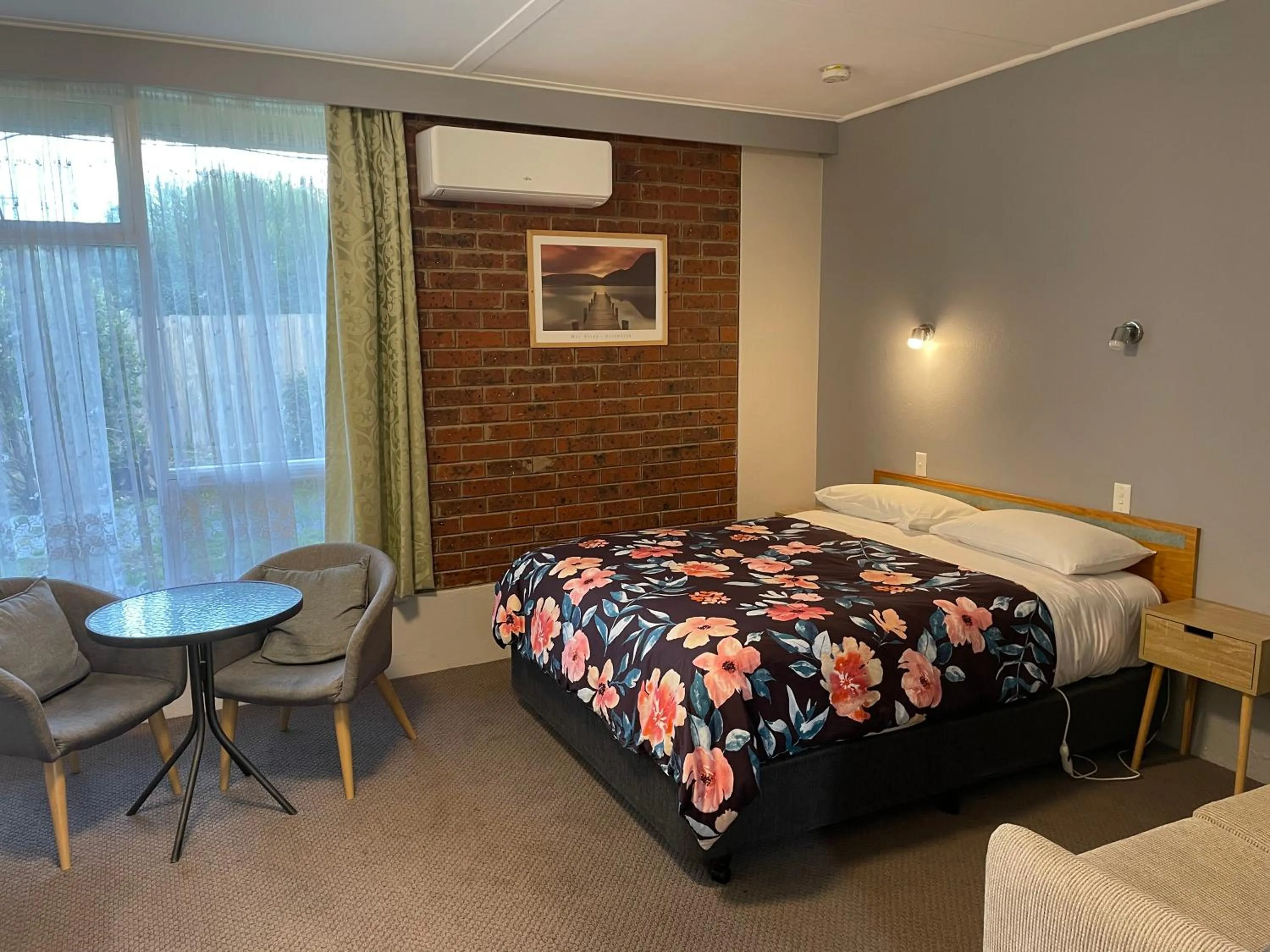 Bed in Camperdown Cascade Motel