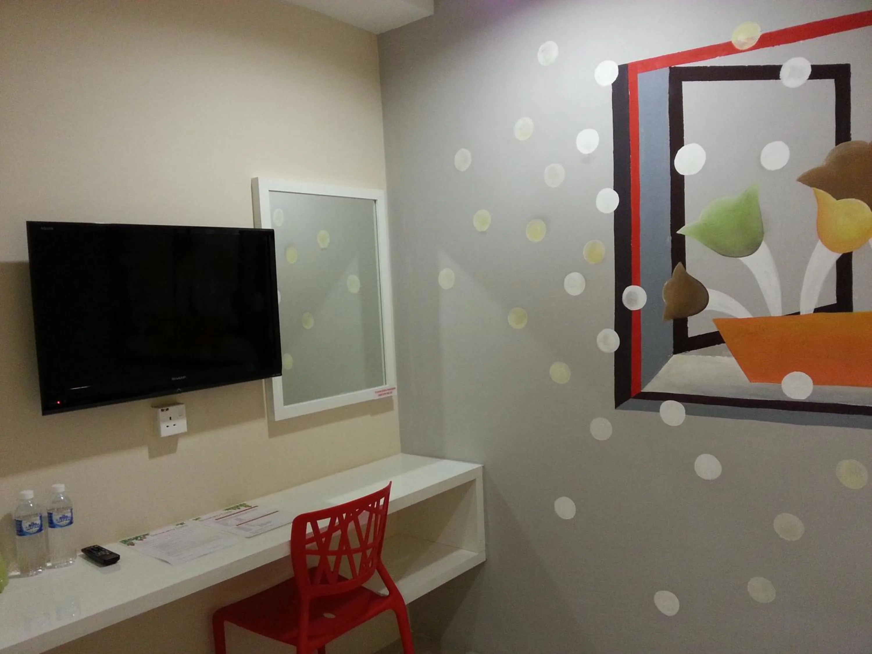 TV and multimedia in Hotel Strawberry Fields