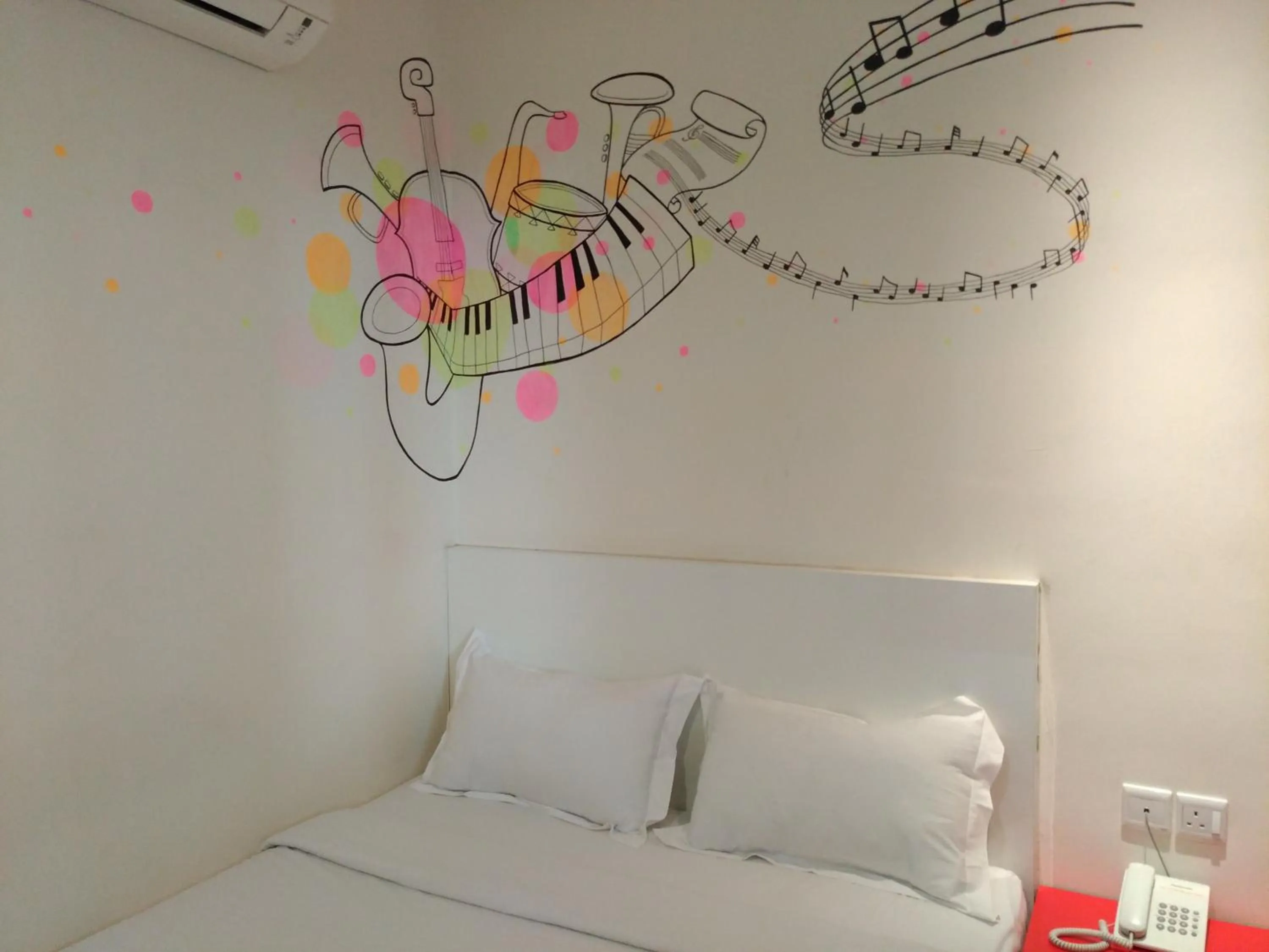 Bedroom, Bed in Hotel Strawberry Fields