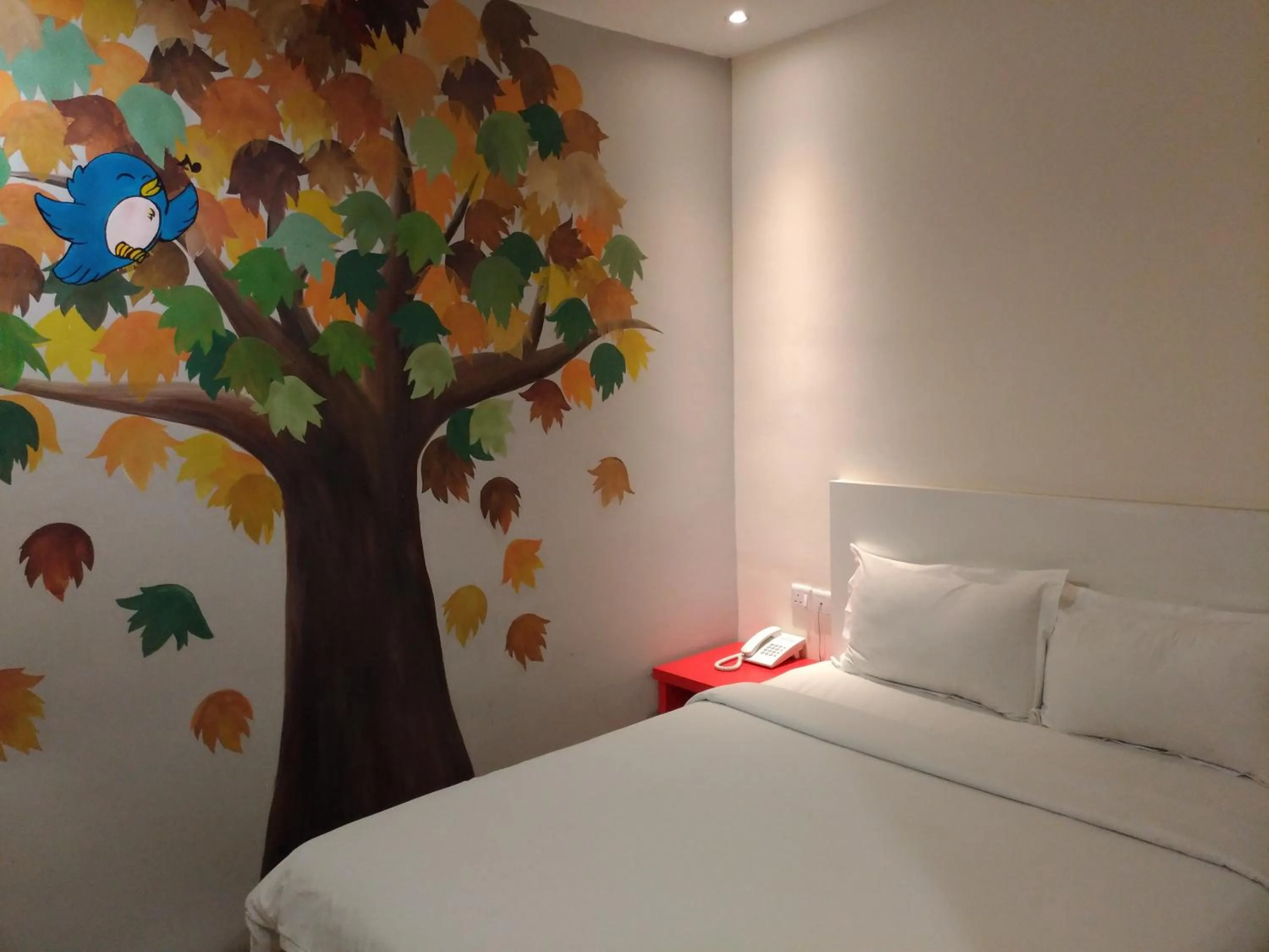 Bedroom, Bed in Hotel Strawberry Fields