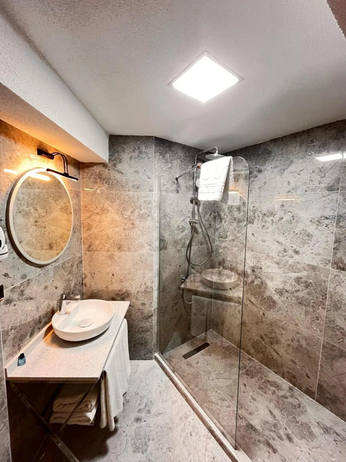 Bathroom in Downtown Sirkeci Hotel