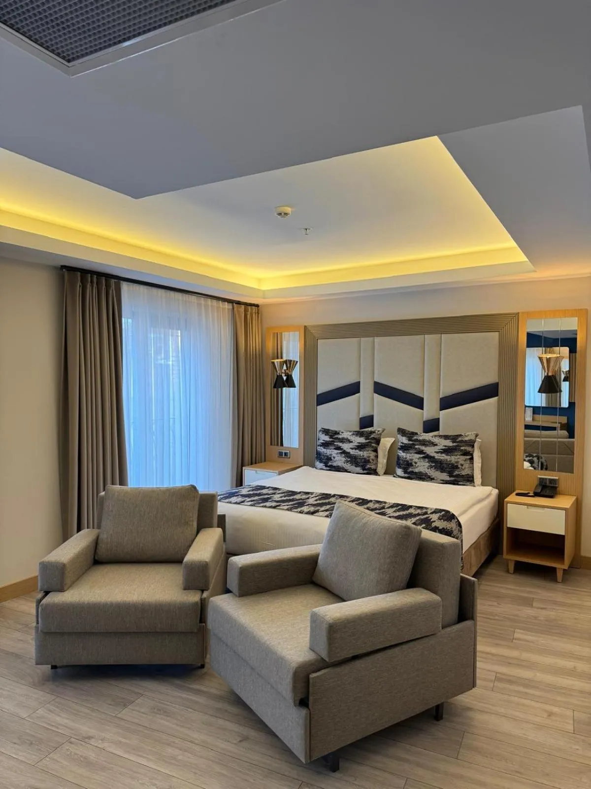 View (from property/room), Bed in Downtown Sirkeci Hotel