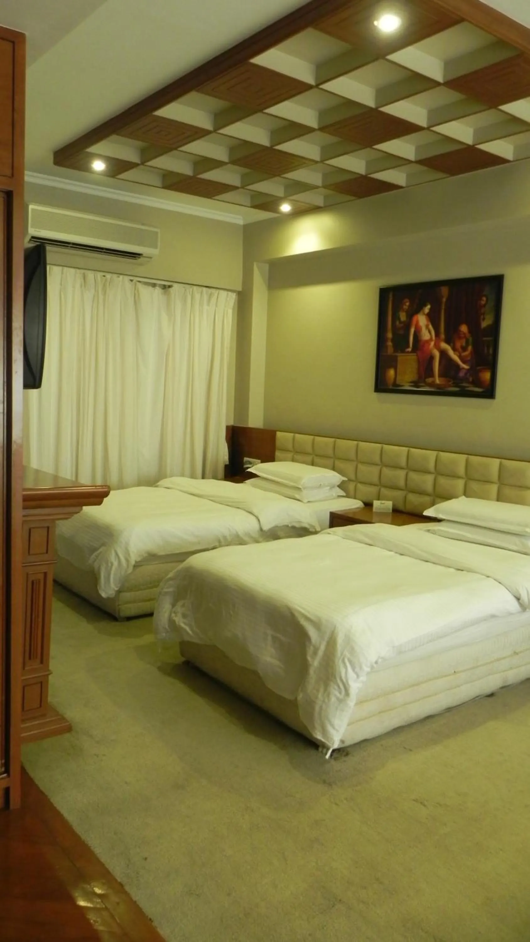 Photo of the whole room, Bed in Hotel Aram