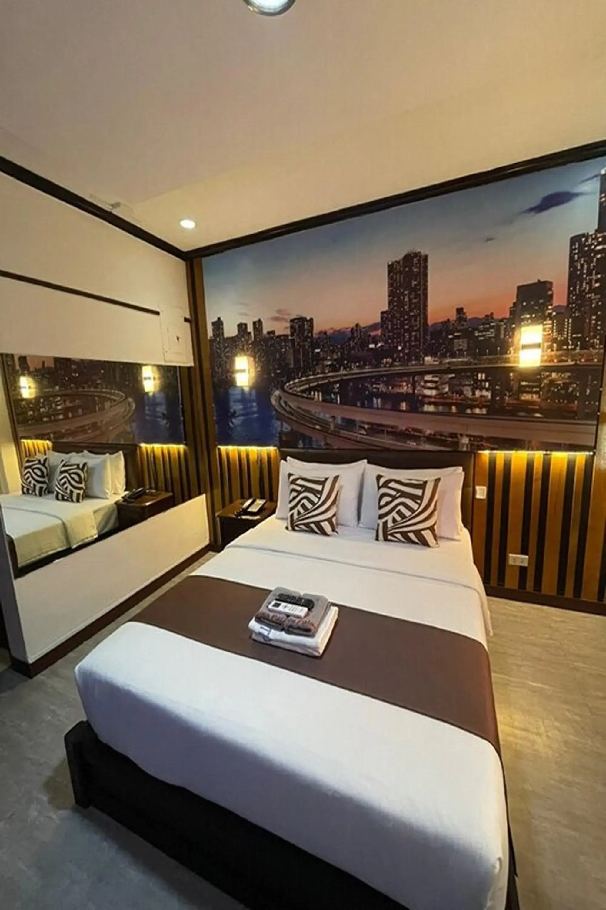 Bedroom, Bed in Angeles Palace Hotel Bedroom, Bed in Angeles Palace Hotel