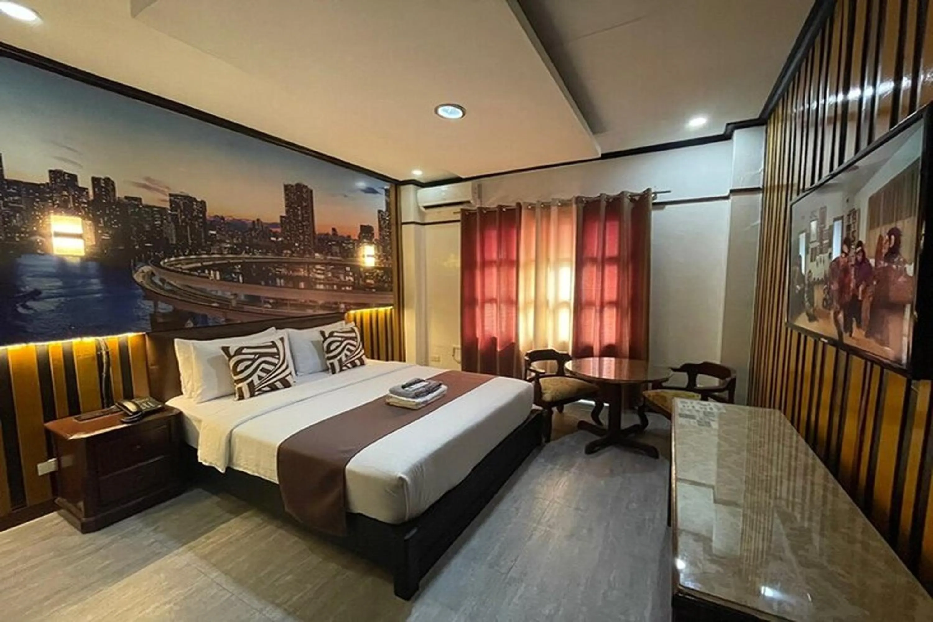 Bedroom, Bed in Angeles Palace Hotel