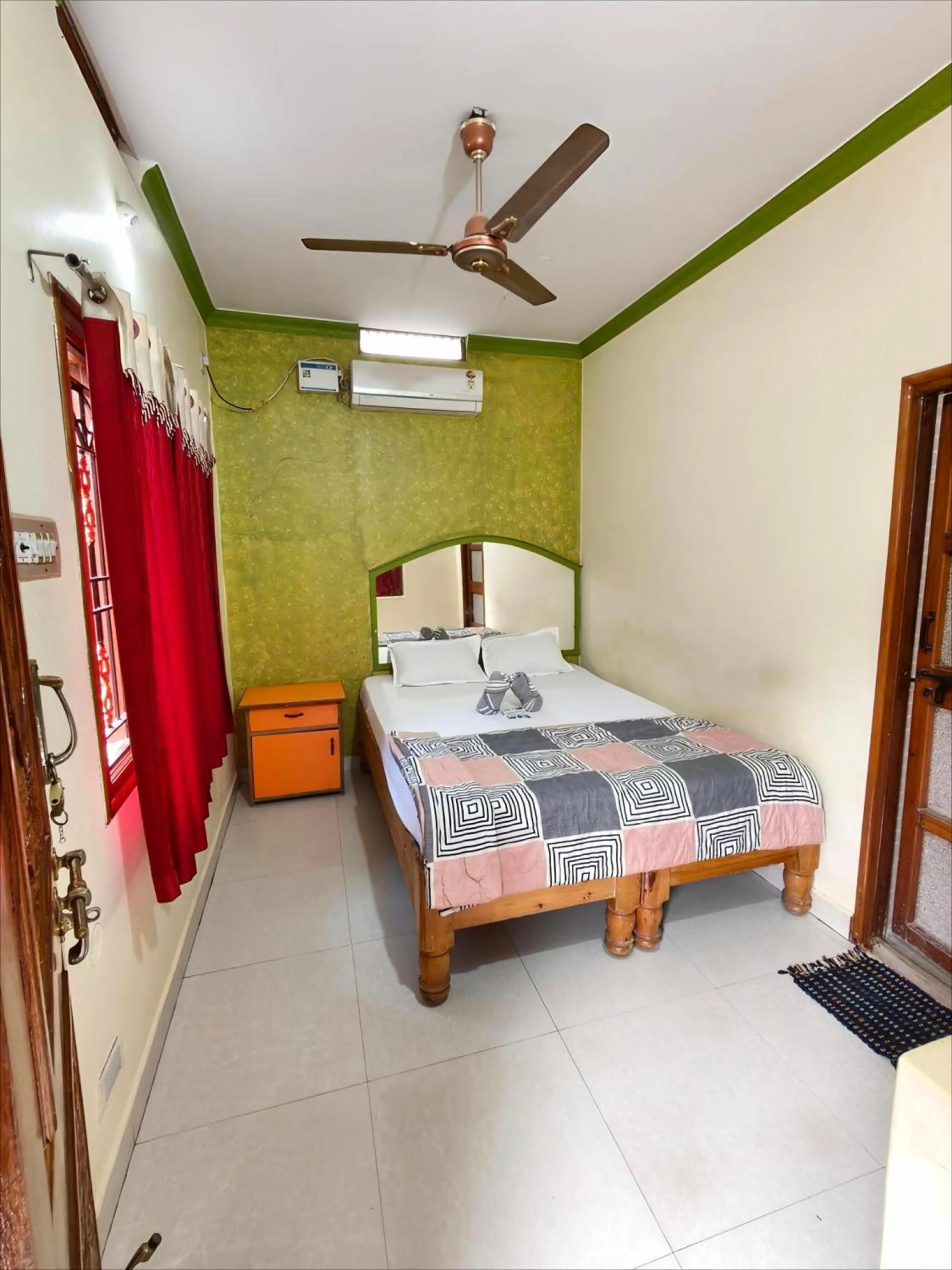Thilak Home Stay