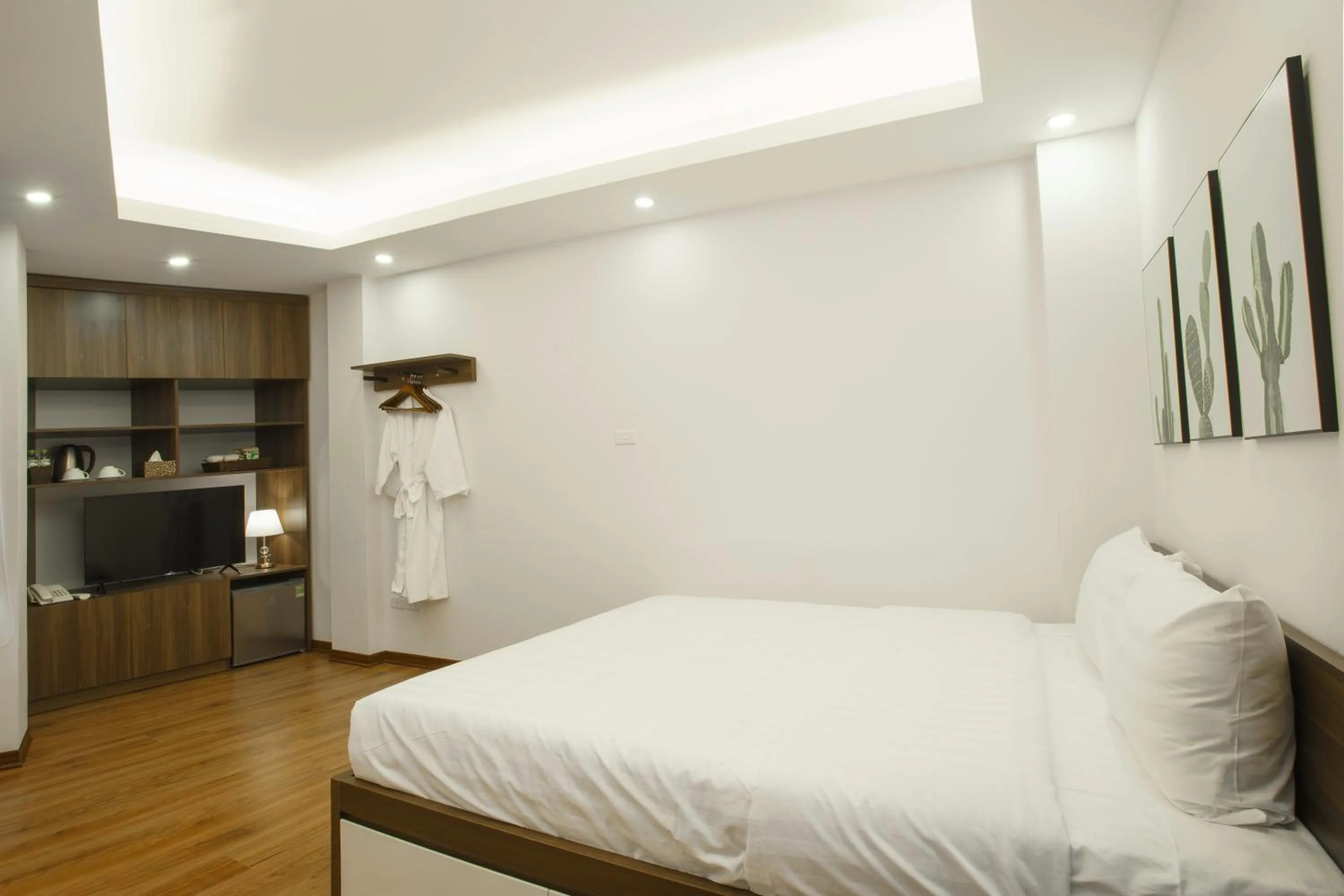 Photo of the whole room, Bed in Hanoi Veris Boutique Hotel & Spa
