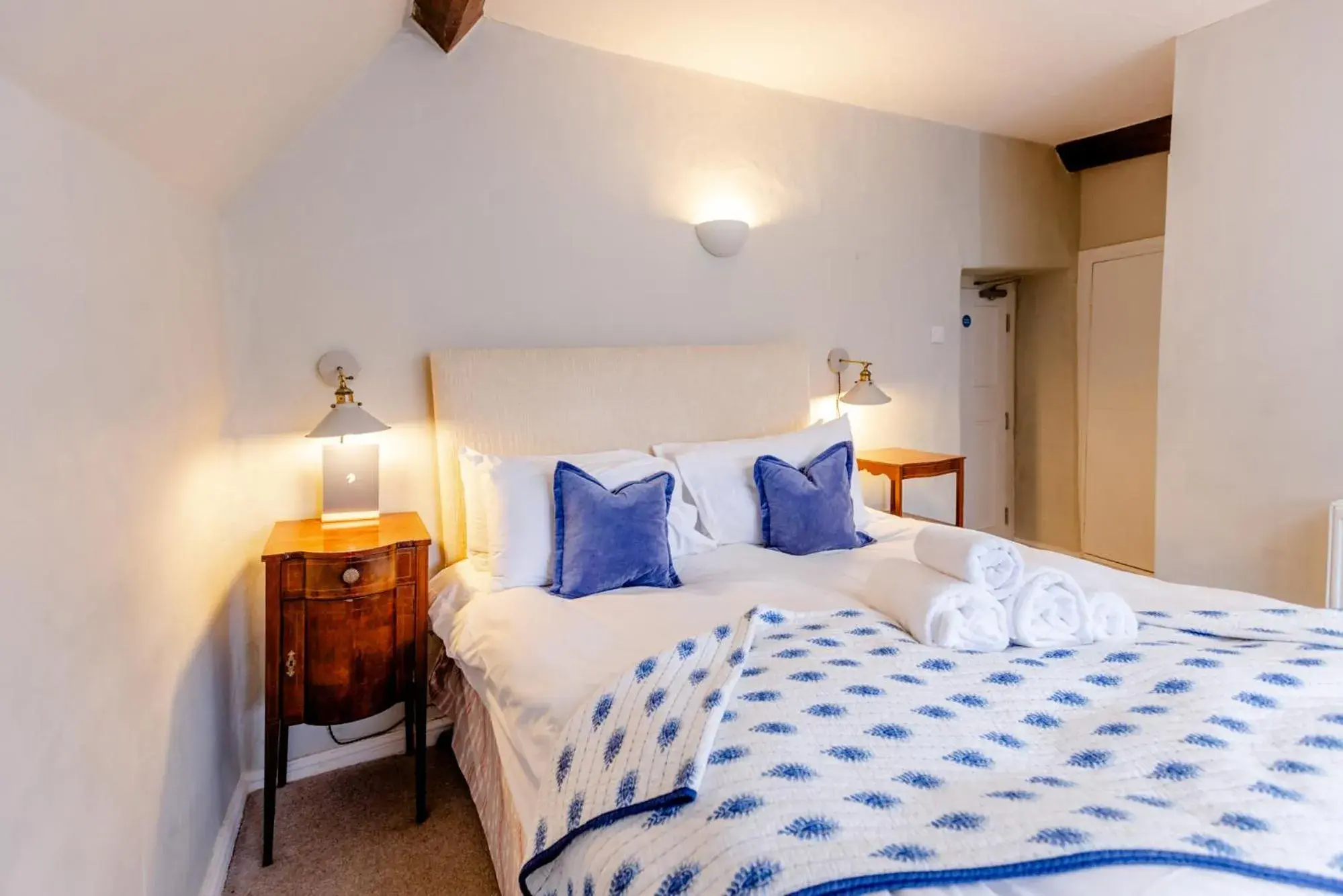 Bedroom, Bed in The White Horse Inn Bedroom, Bed in The White Horse Inn