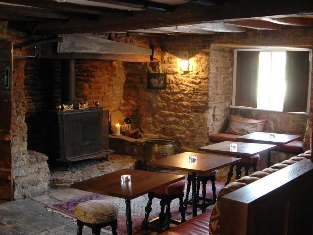 Dining area in The White Horse Inn