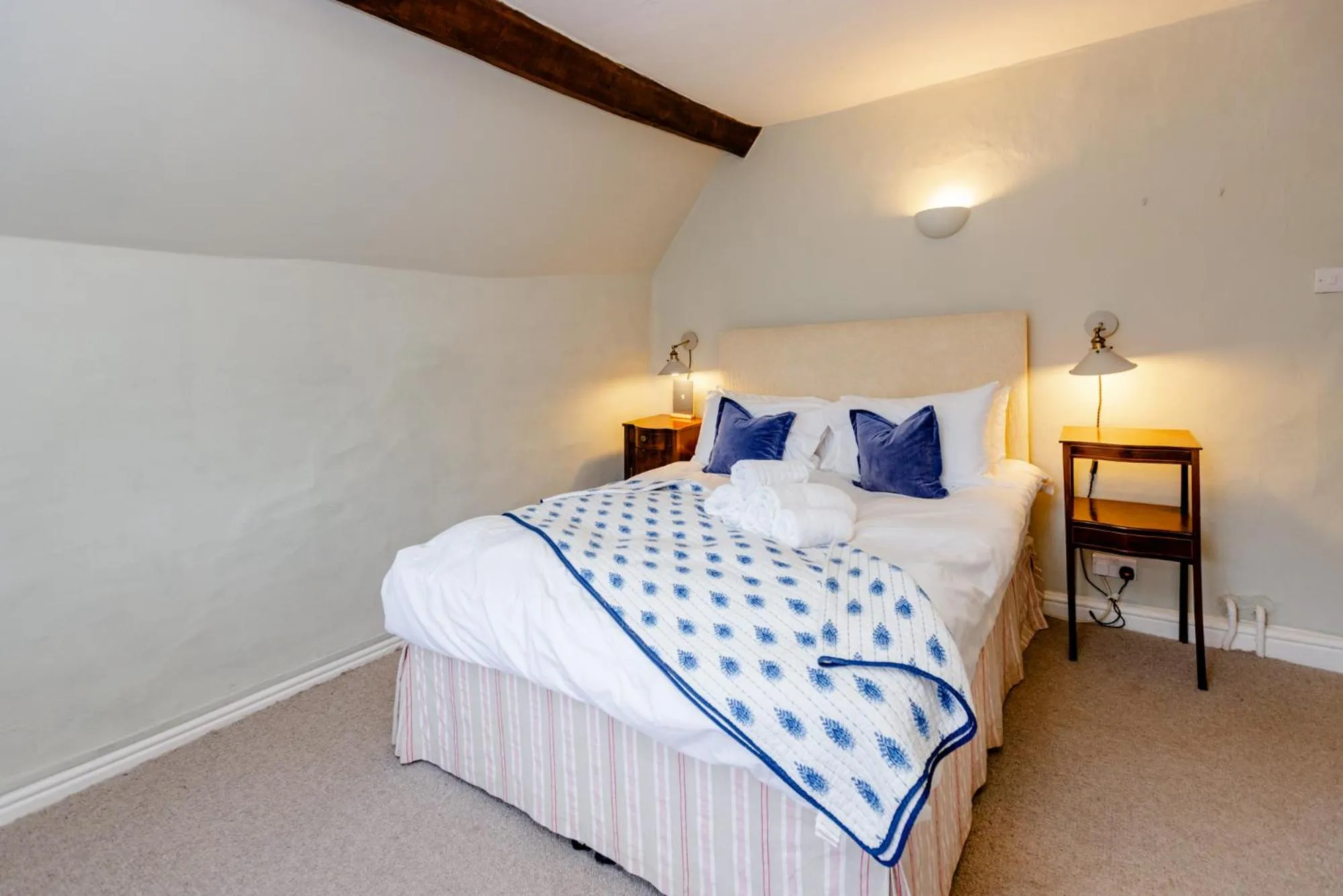Bed in The White Horse Inn