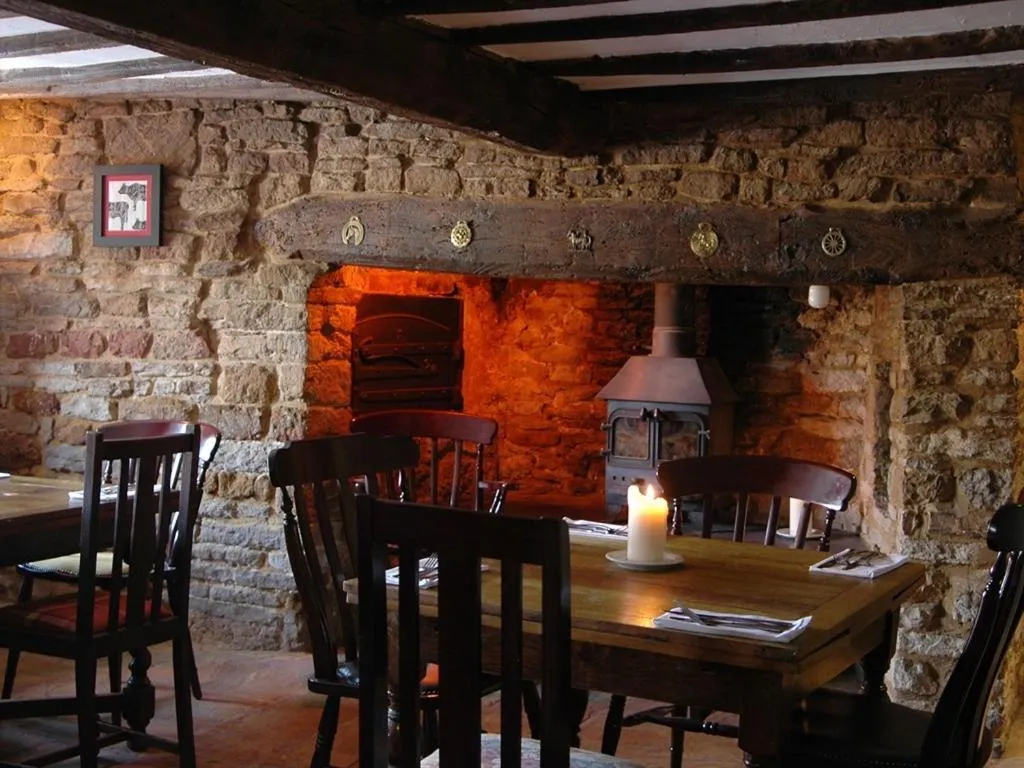 Dining area in The White Horse Inn
