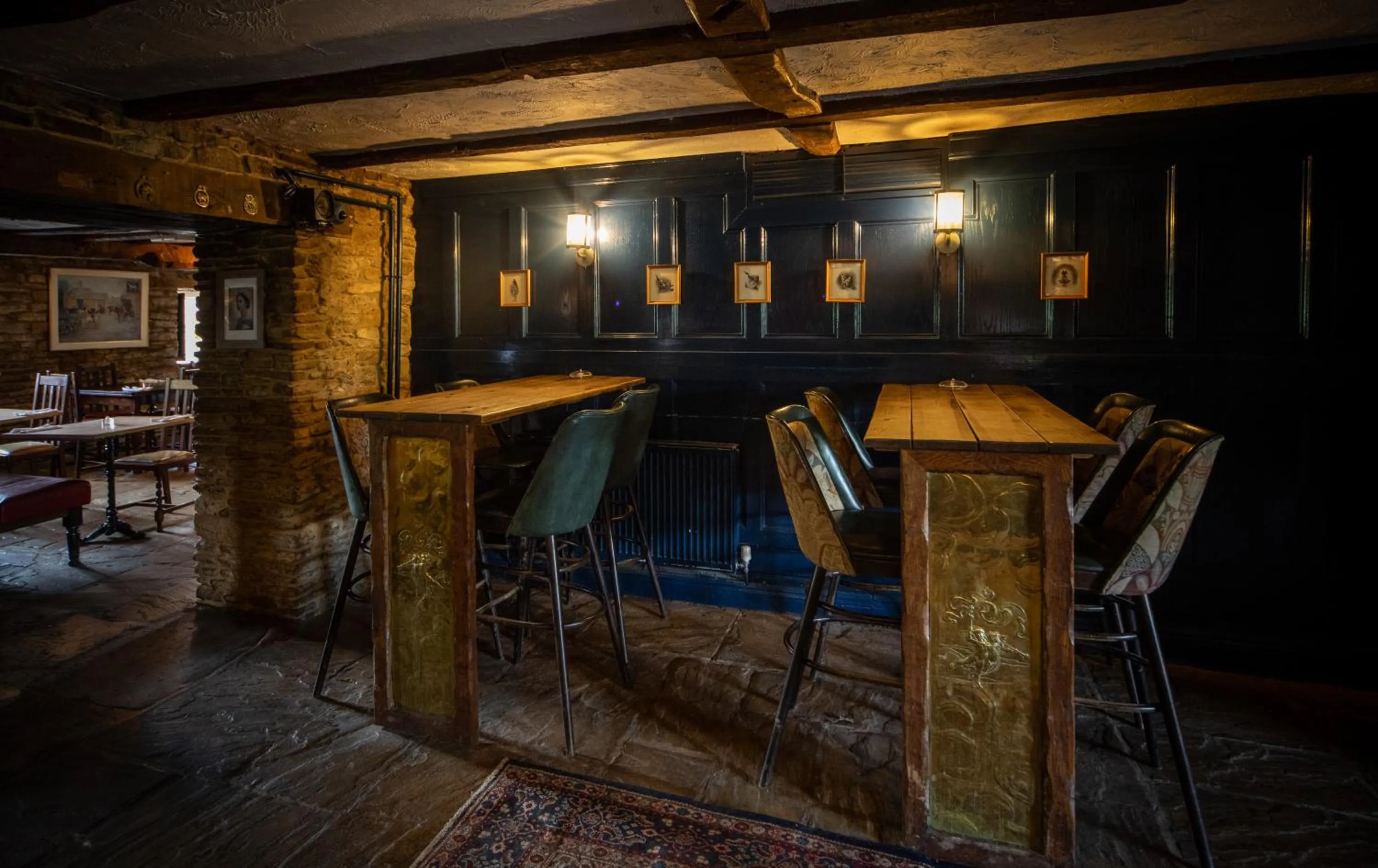 Dining area in The White Horse Inn