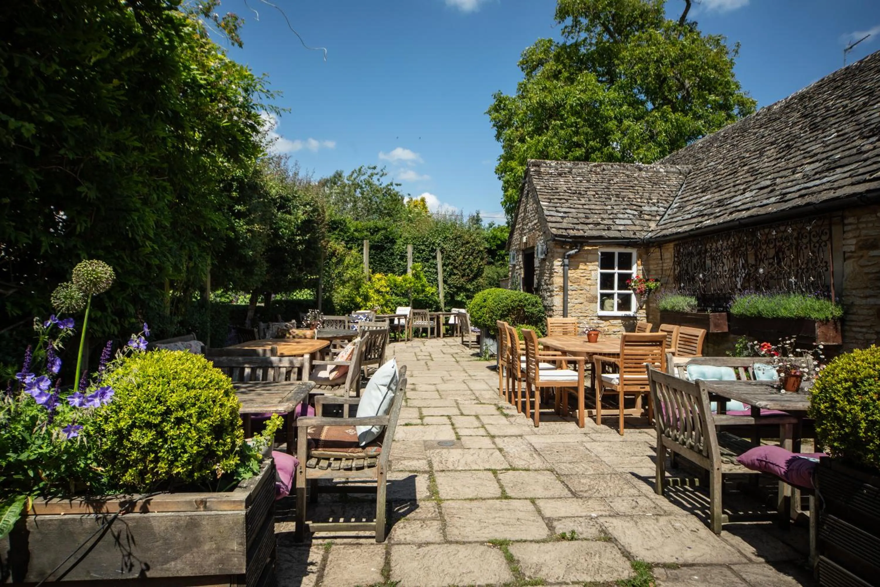 Garden in The White Horse Inn