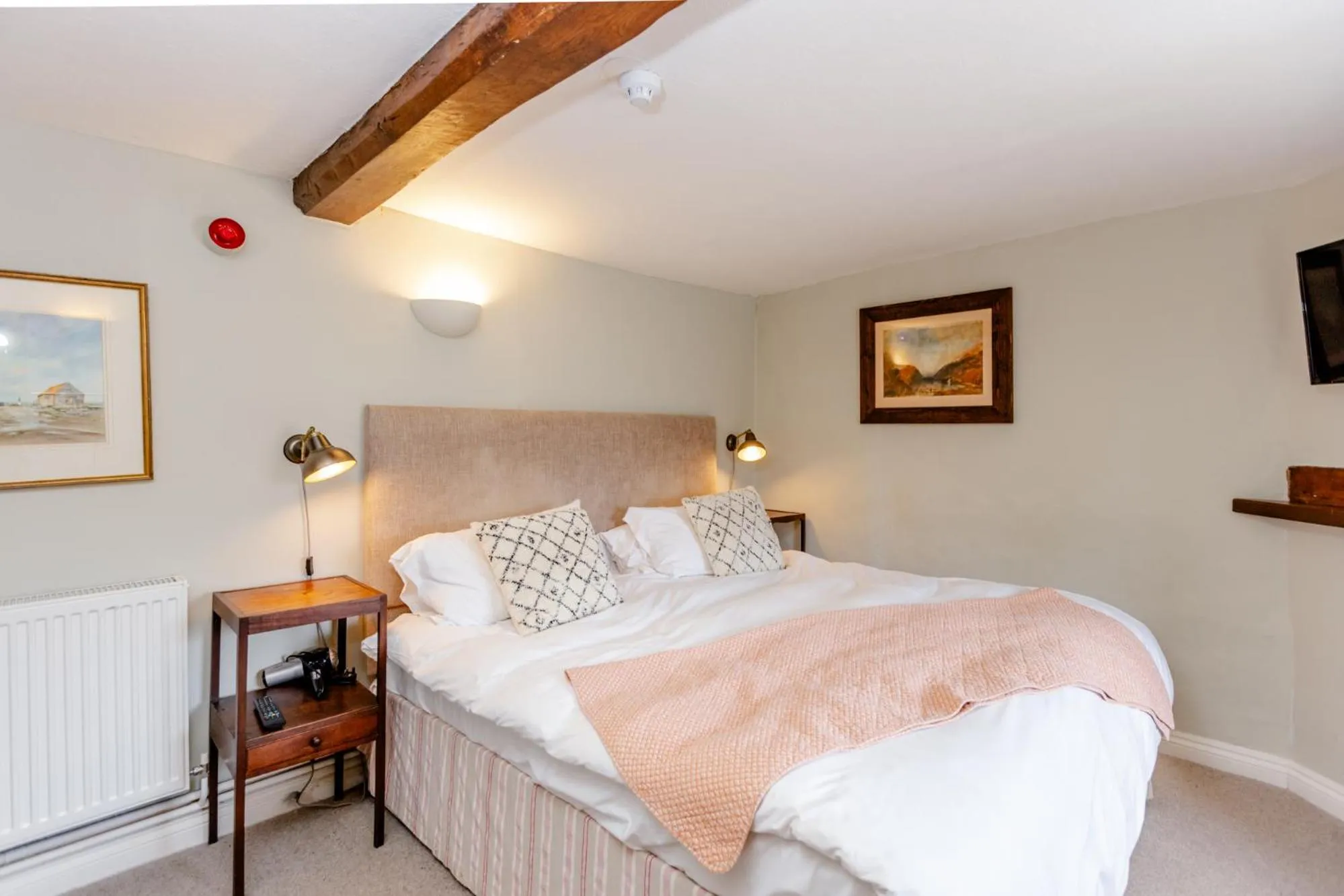 Bed in The White Horse Inn