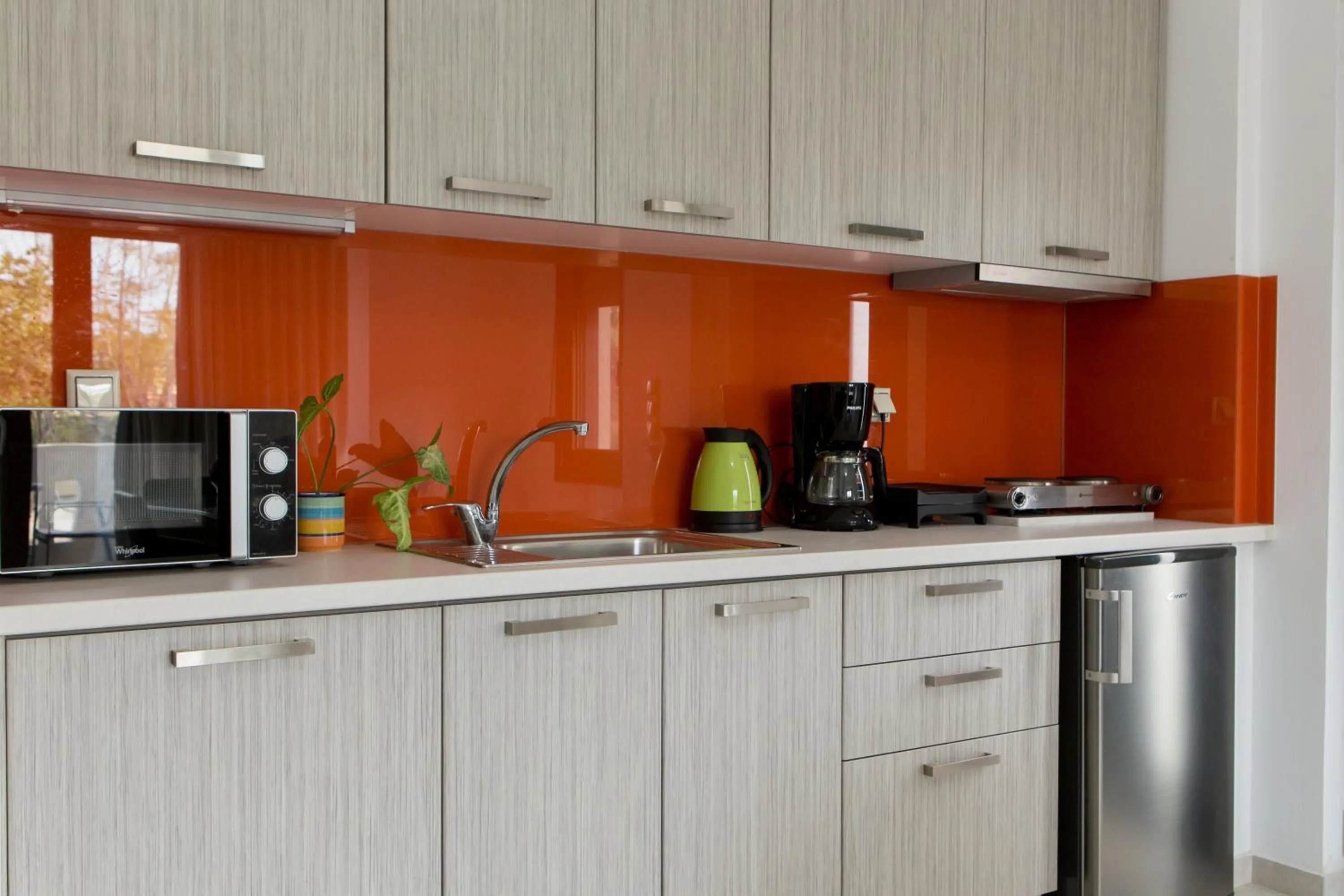 Coffee/tea facilities in Angela Apartments