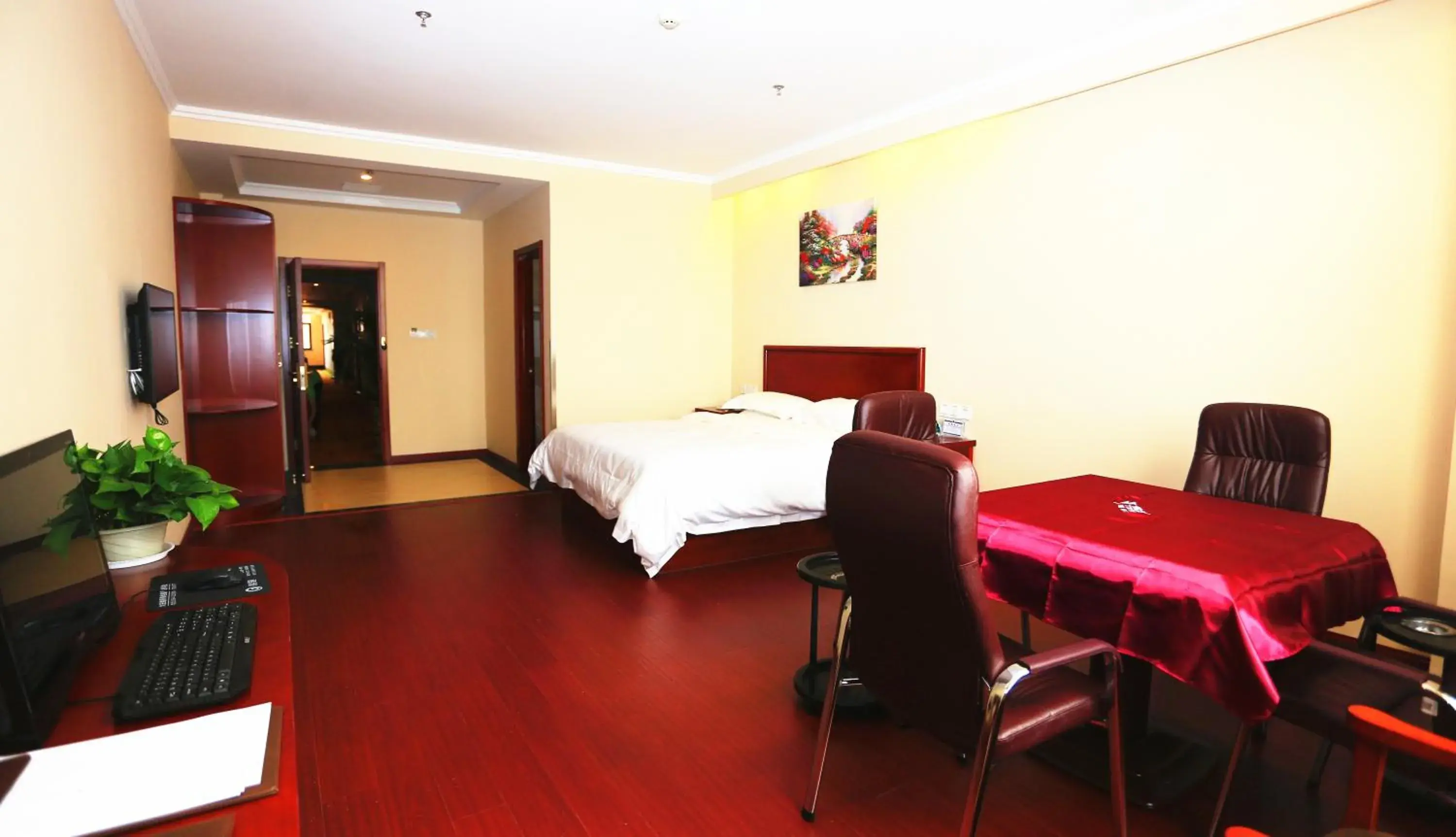 Decorative detail, Bed in Greentree Inn Mozitan Road Yiwu Small Commodities Wholesale City Decorative detail, Bed in Greentree Inn Mozitan Road Yiwu Small Commodities Wholesale City