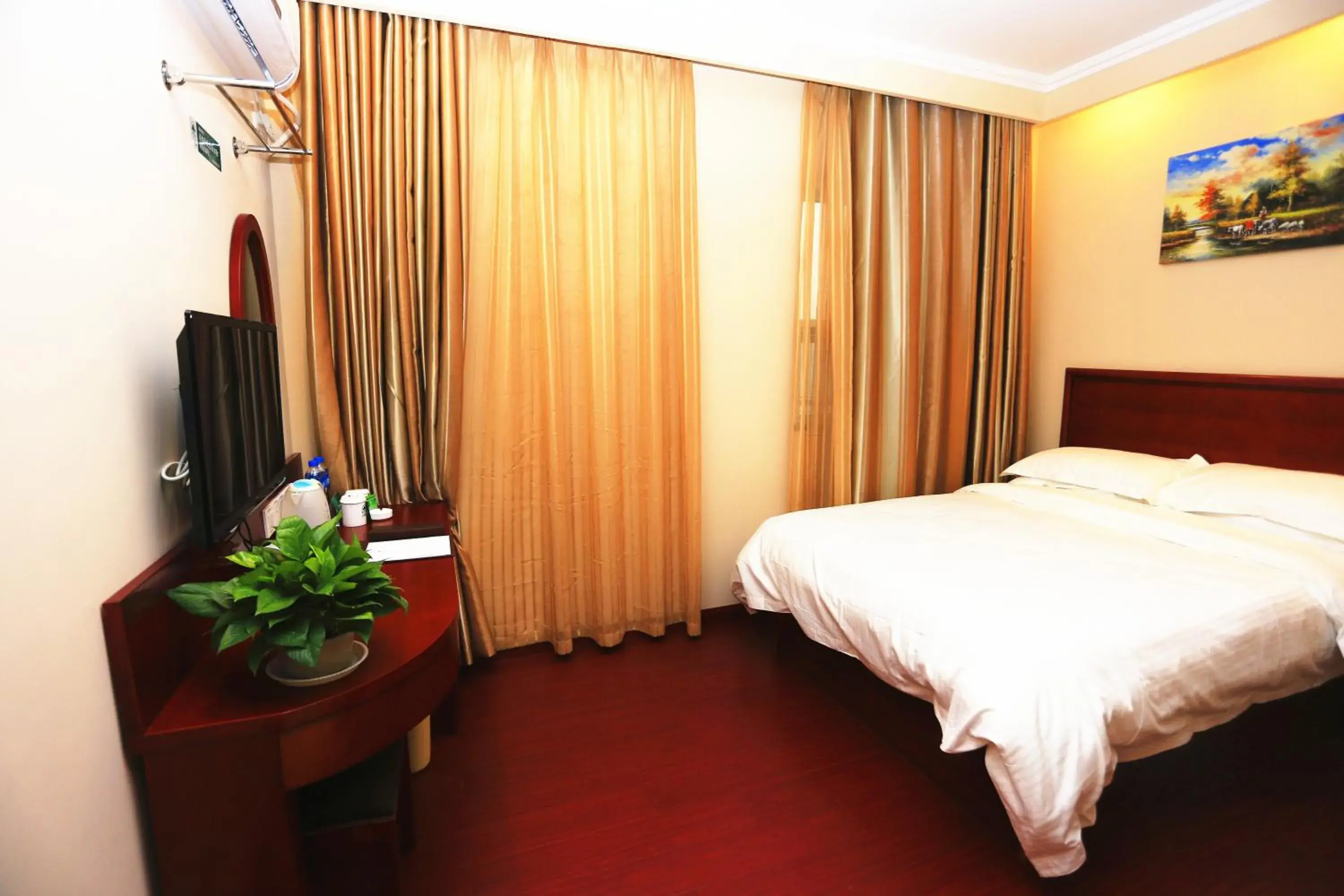 Decorative detail, Bed in Greentree Inn Mozitan Road Yiwu Small Commodities Wholesale City Decorative detail, Bed in Greentree Inn Mozitan Road Yiwu Small Commodities Wholesale City