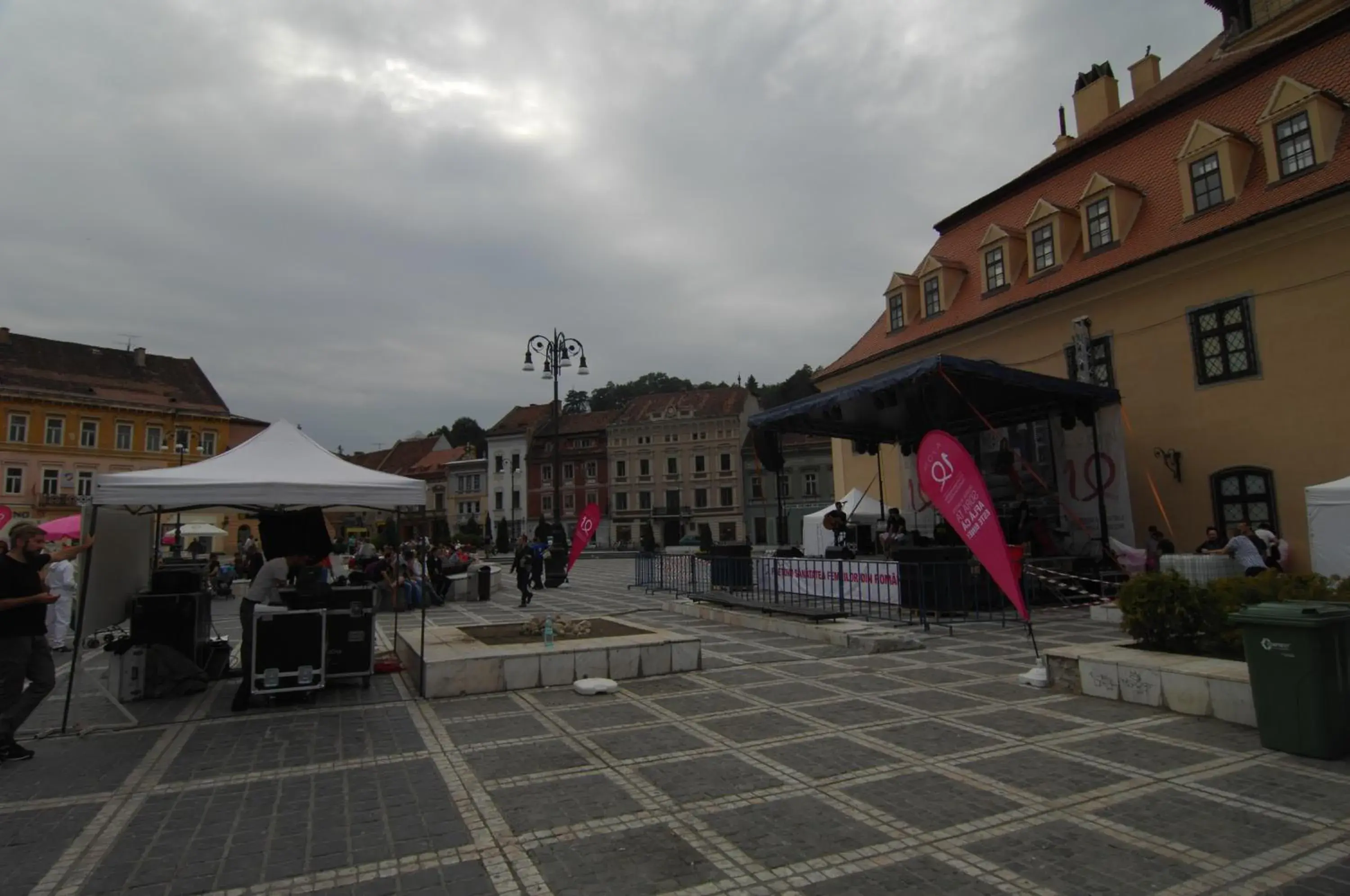 Facade/entrance in Main Square Apartments & More Facade/entrance in Main Square Apartments & More