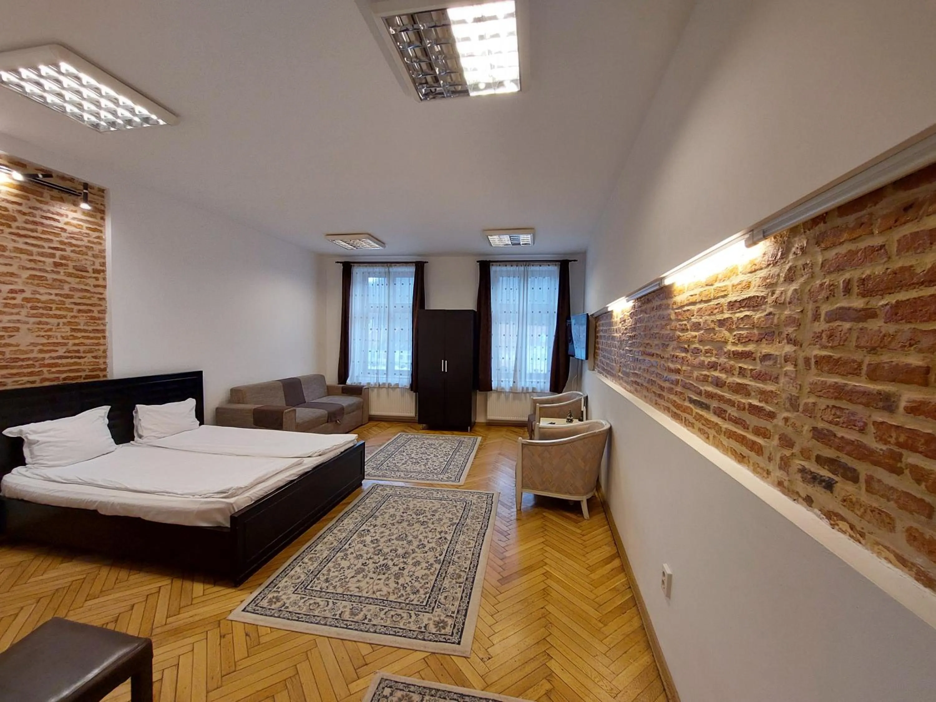 Photo of the whole room, Bed in Main Square Apartments & More